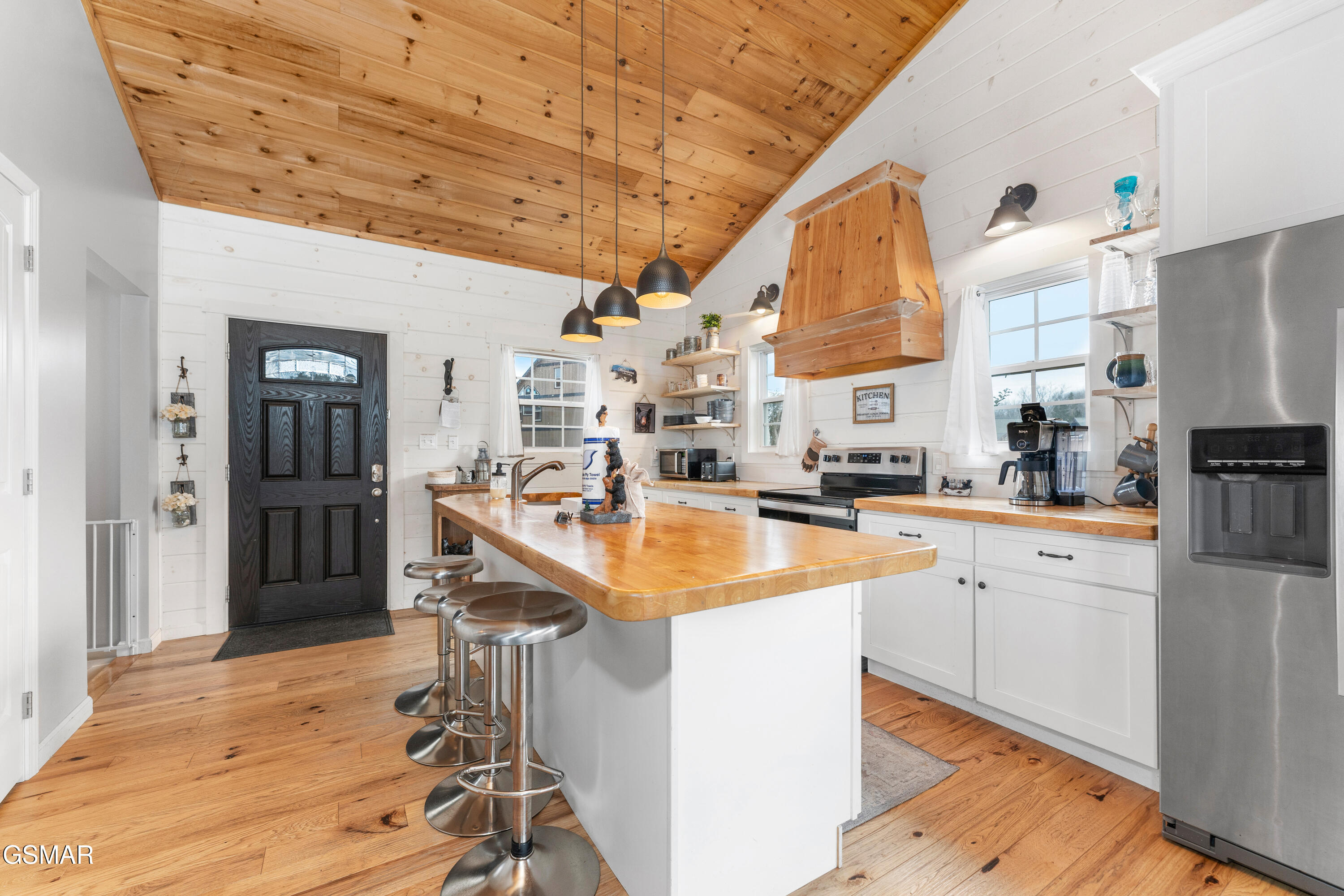 1131 Sanctuary Shores Way Sevierville TN 37876