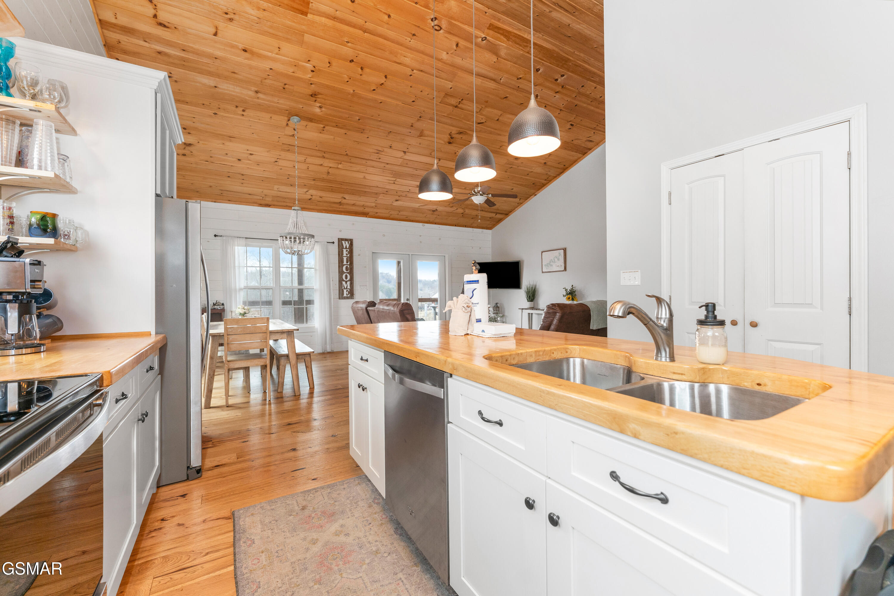 1131 Sanctuary Shores Way Sevierville TN 37876