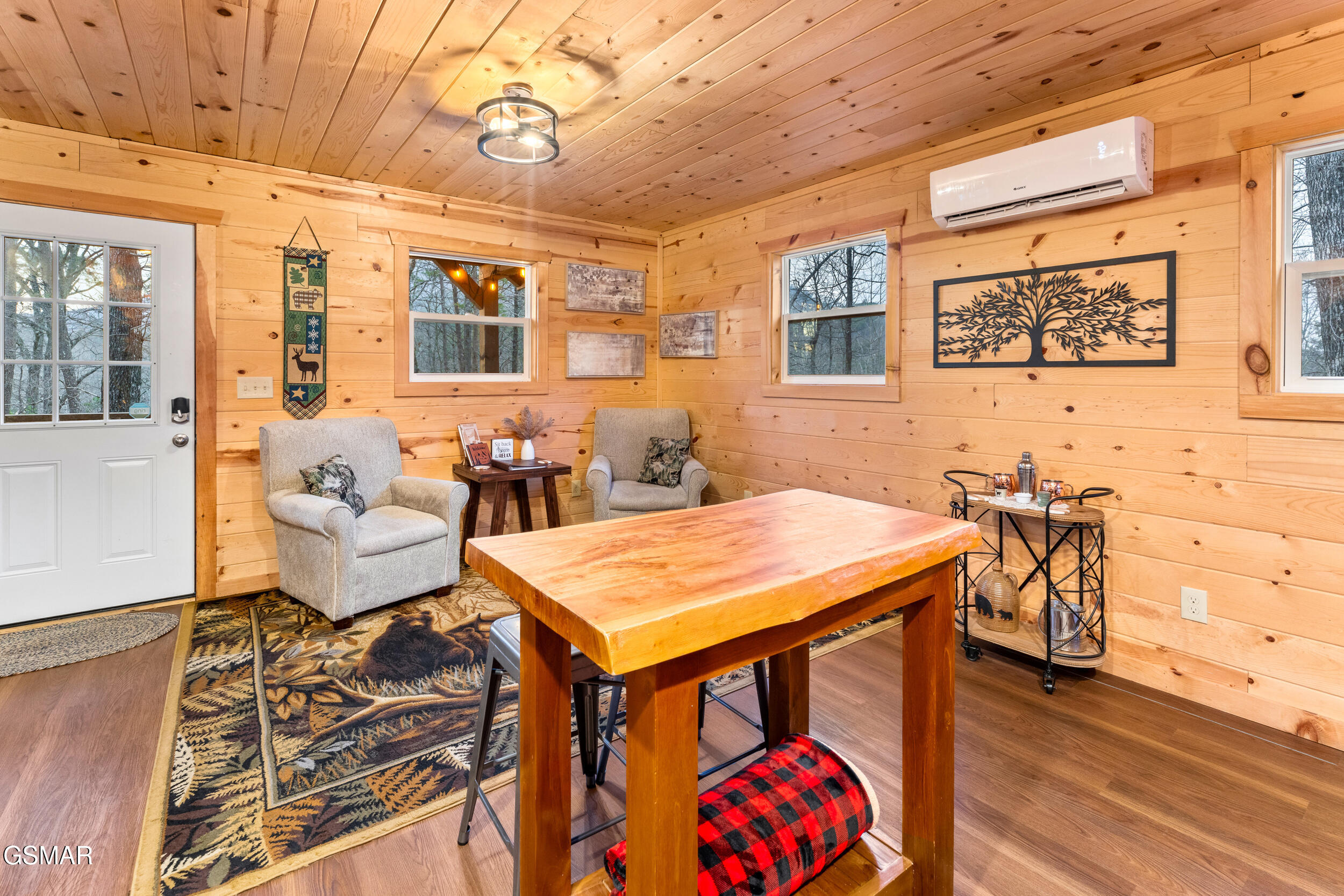 1634 S Mountain View Road Sevierville TN 37876