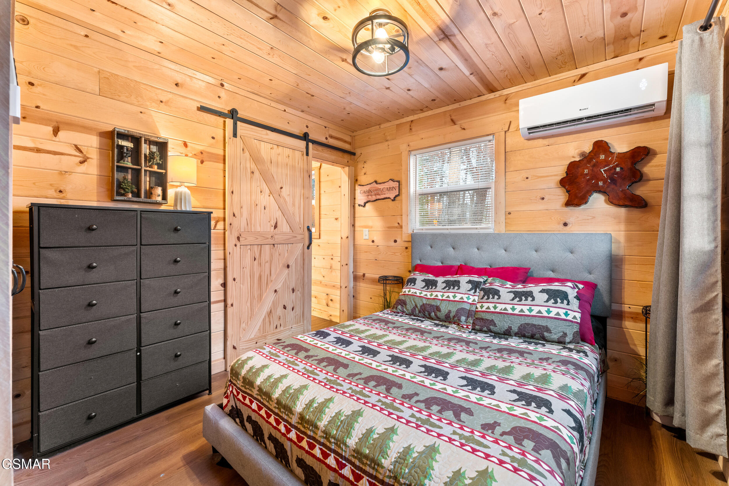 1634 S Mountain View Road Sevierville TN 37876