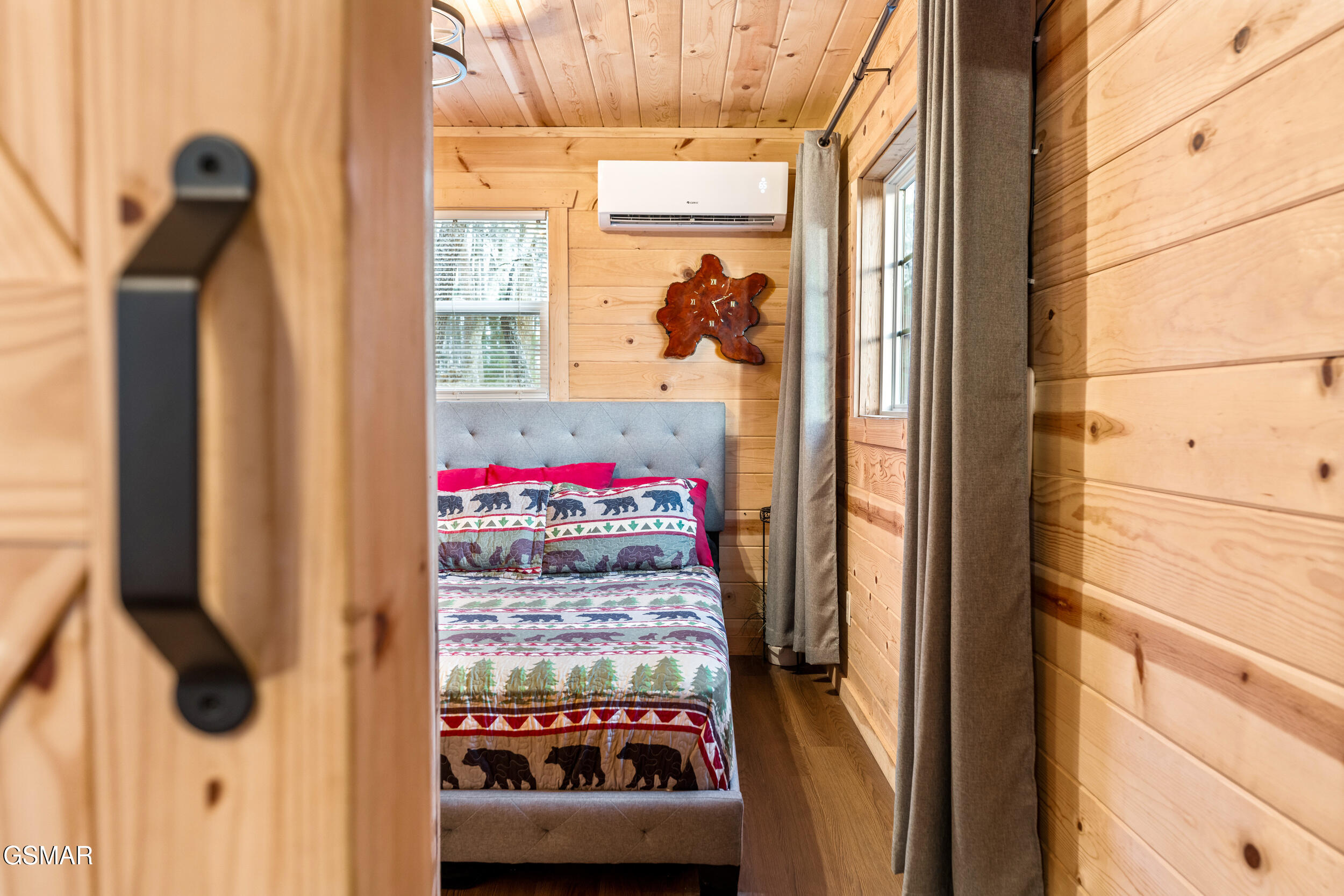 1634 S Mountain View Road Sevierville TN 37876