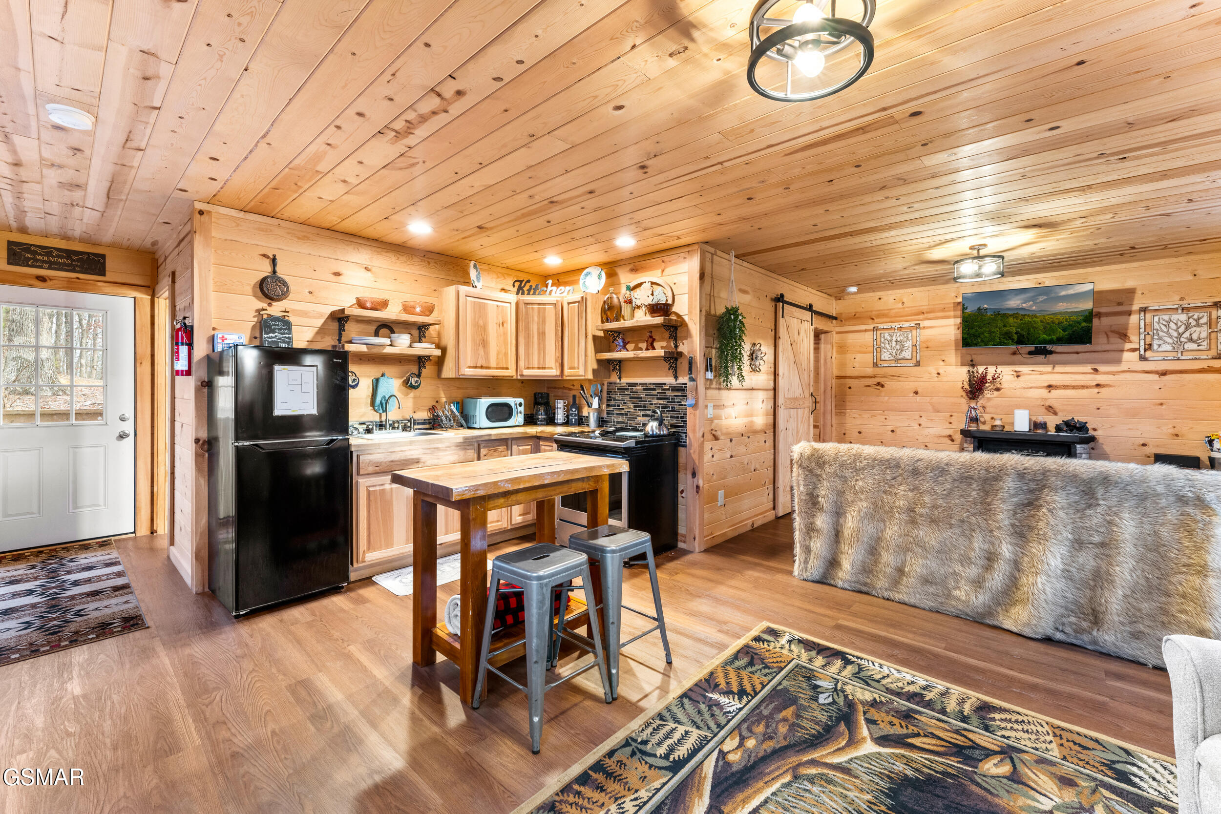 1634 S Mountain View Road Sevierville TN 37876