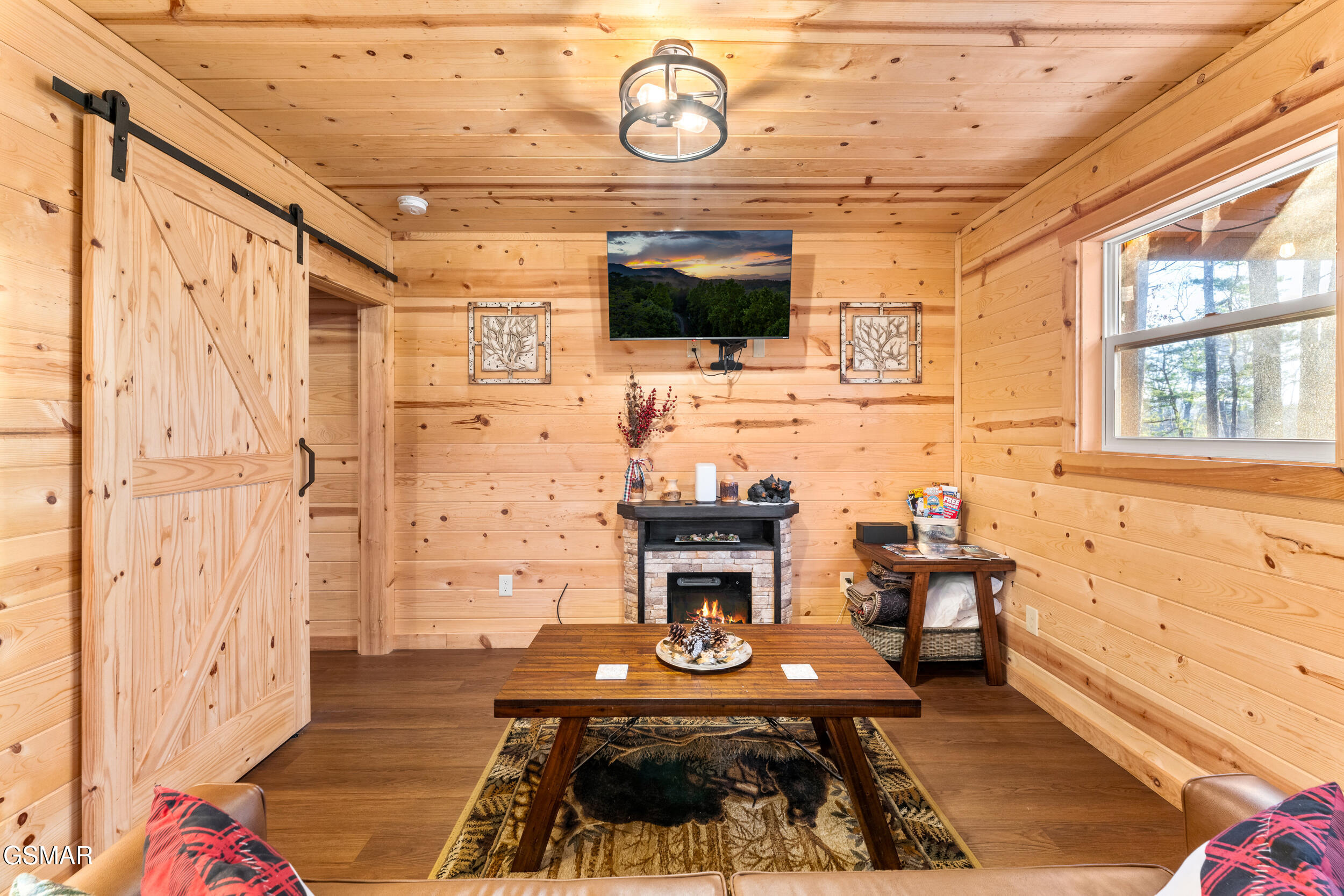 1634 S Mountain View Road Sevierville TN 37876