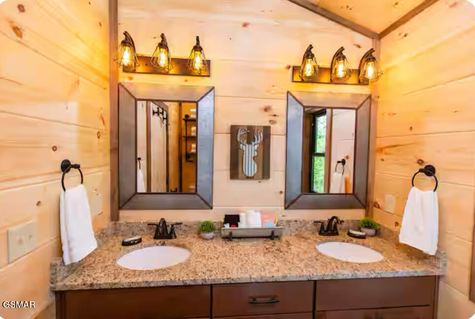 2462 Misty Shadows Drive Sevierville TN 37862