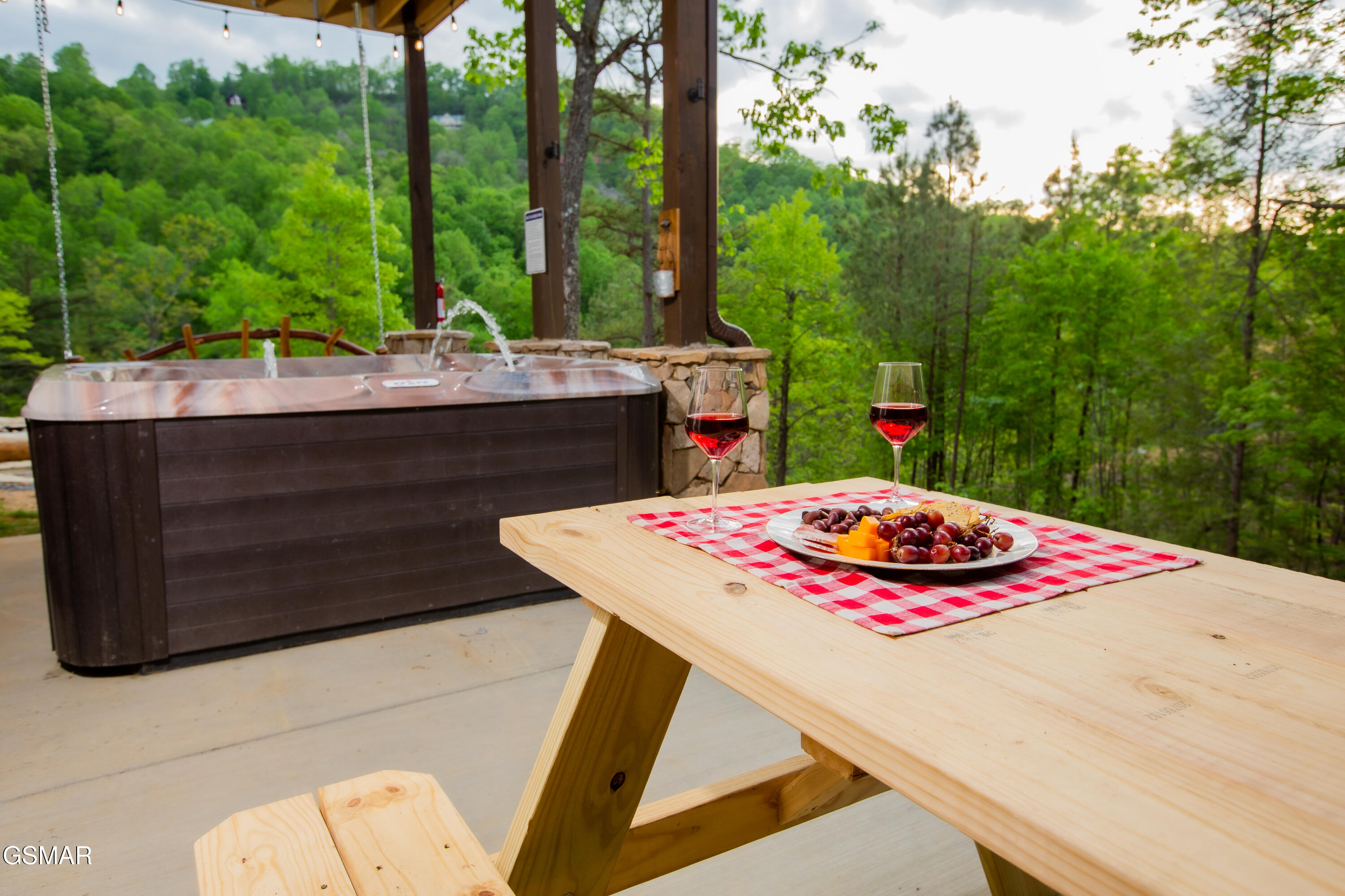 2462 Misty Shadows Drive Sevierville TN 37862