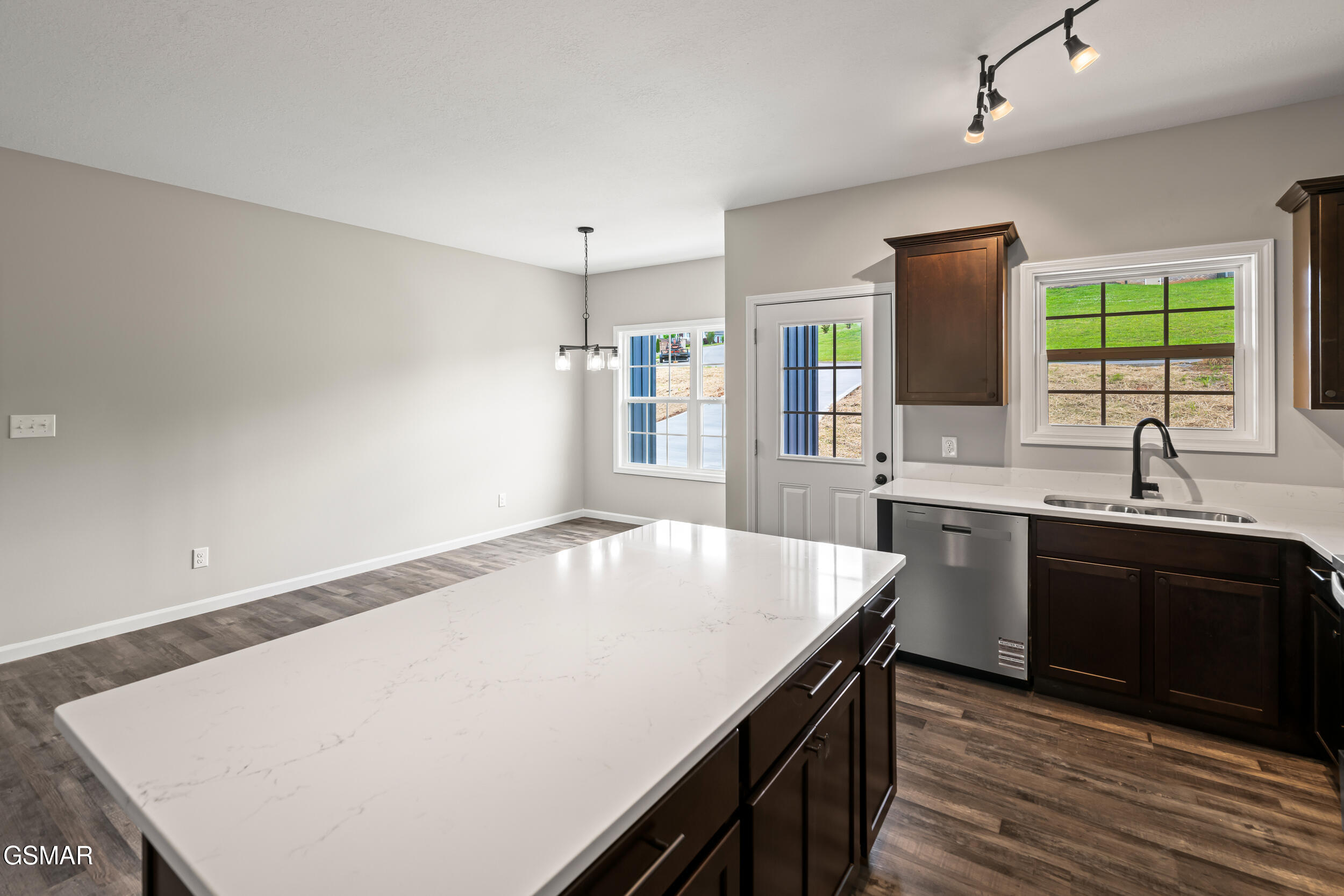 2102 Kings View Loop Seymour TN 37865