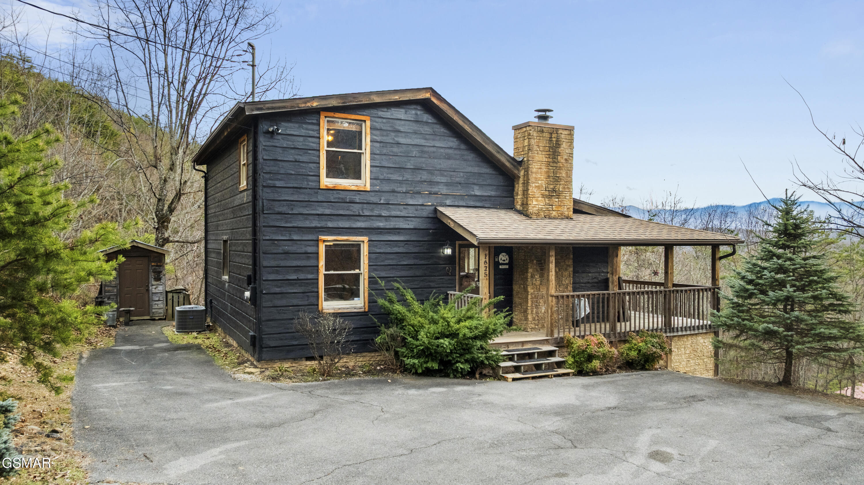 1625 Bear Claw Way Sevierville TN 37862