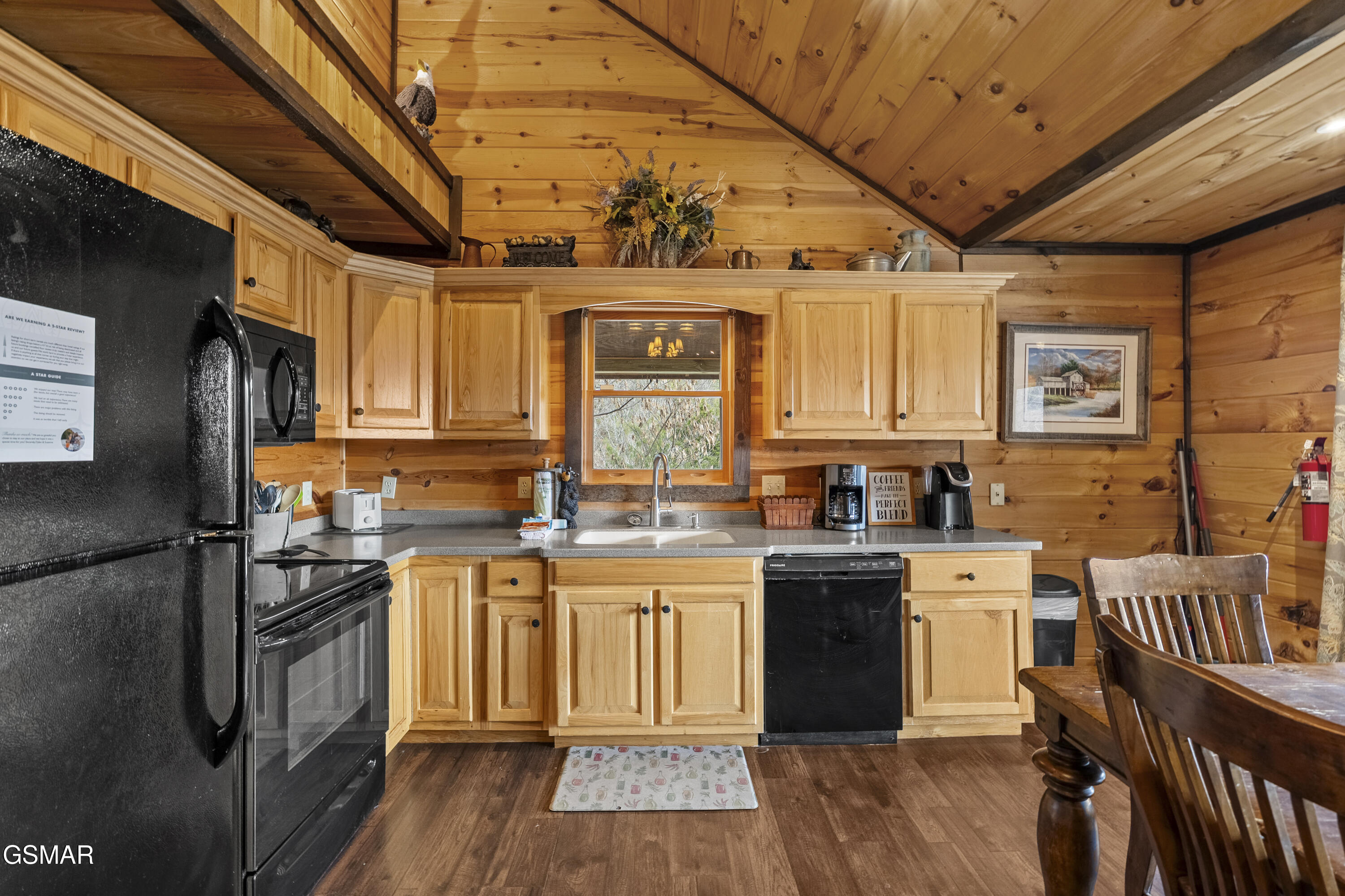 1625 Bear Claw Way Sevierville TN 37862