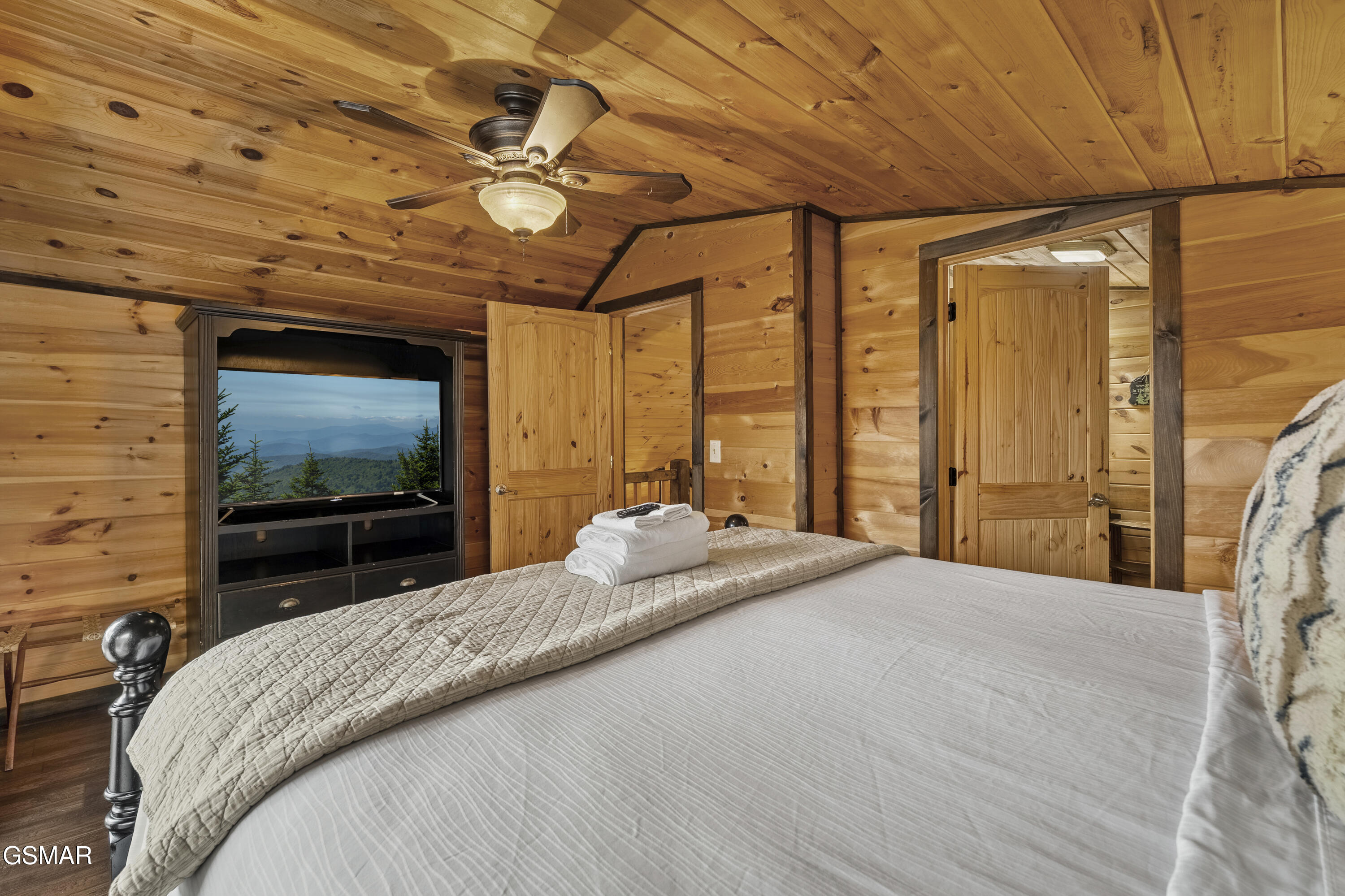 1625 Bear Claw Way Sevierville TN 37862