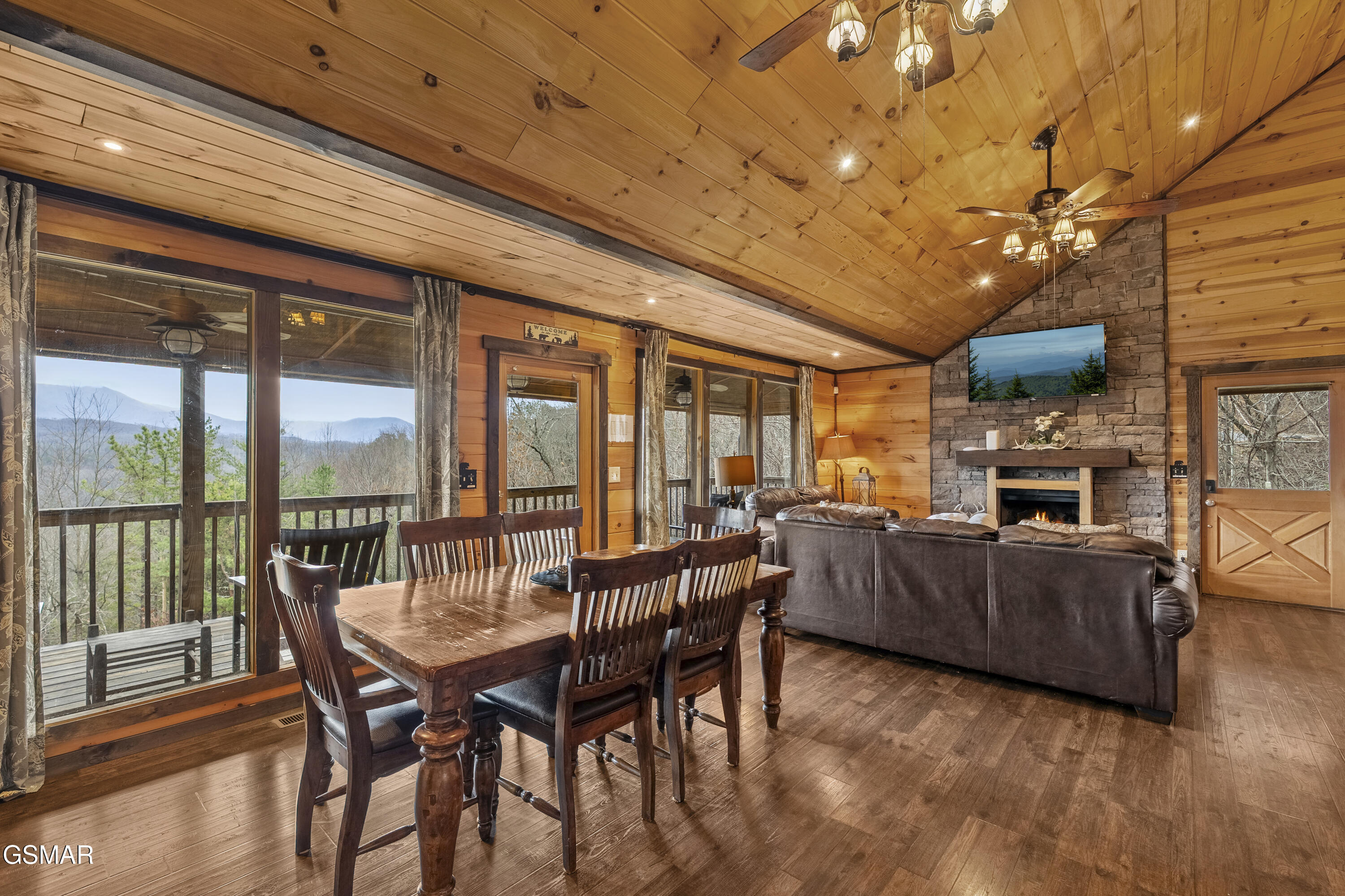 1625 Bear Claw Way Sevierville TN 37862