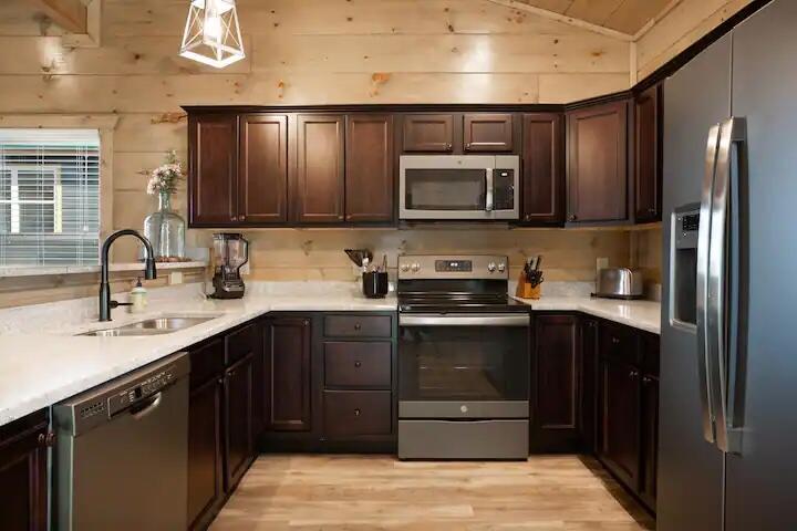 862 Osprey Way Pigeon Forge TN 37863