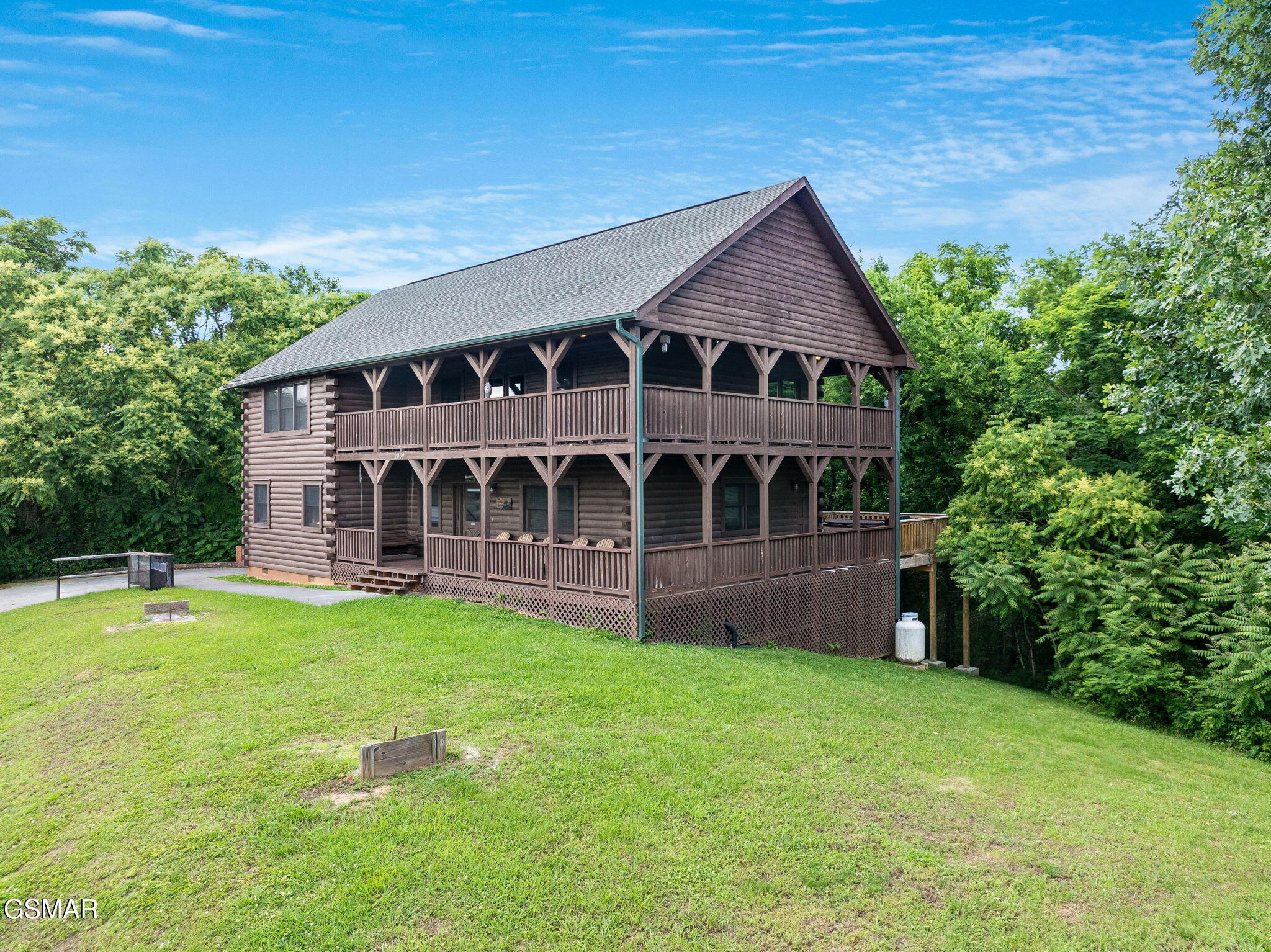 2039 Oakmont Drive Sevierville TN 37876