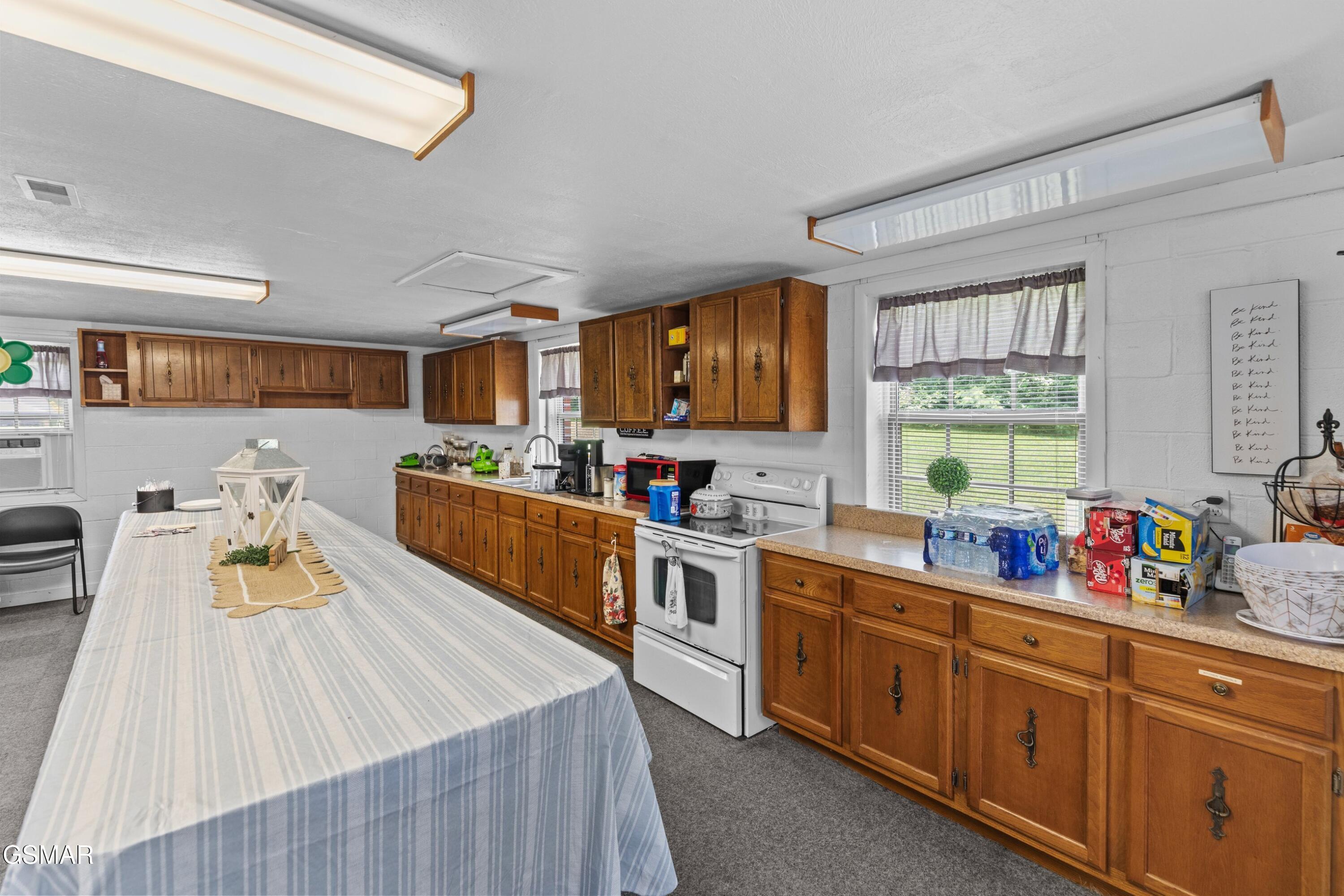 1015 N Union Grove Road Friendsville TN 37737