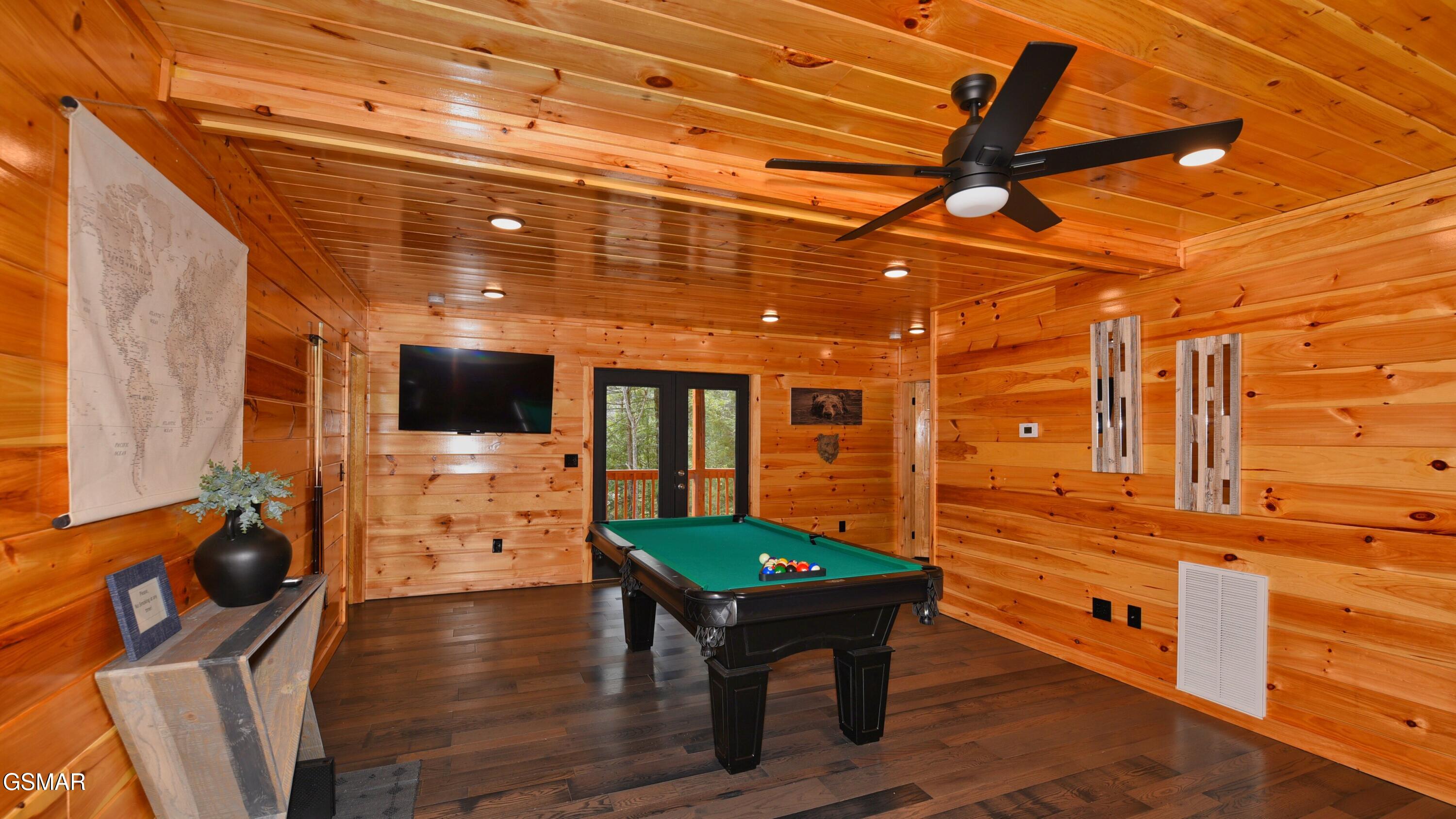 1616 Misty Hollow Way Gatlinburg TN 37738