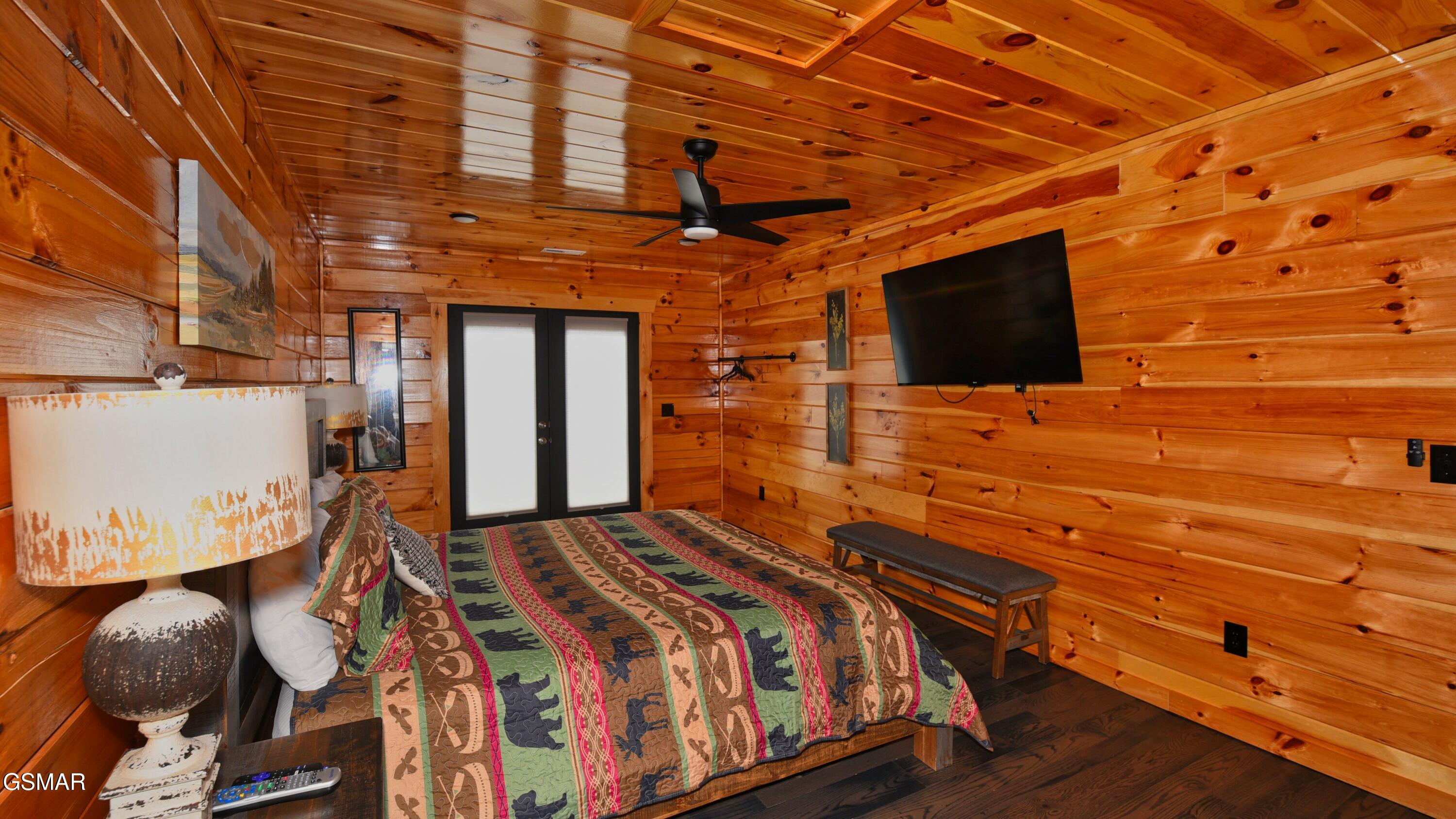 1616 Misty Hollow Way Gatlinburg TN 37738