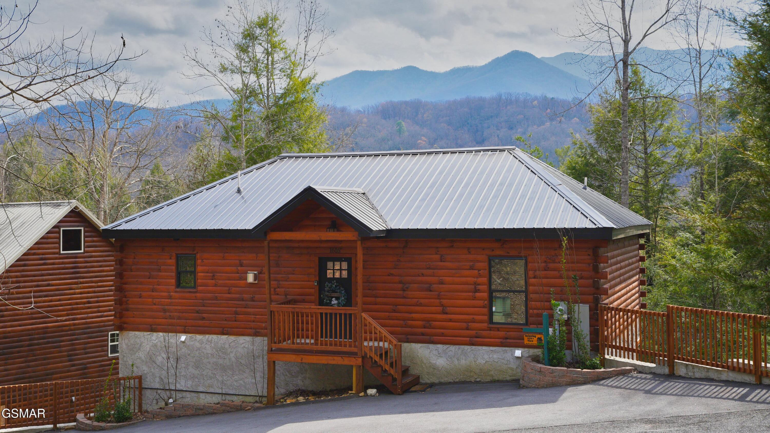 1616 Misty Hollow Way Gatlinburg TN 37738