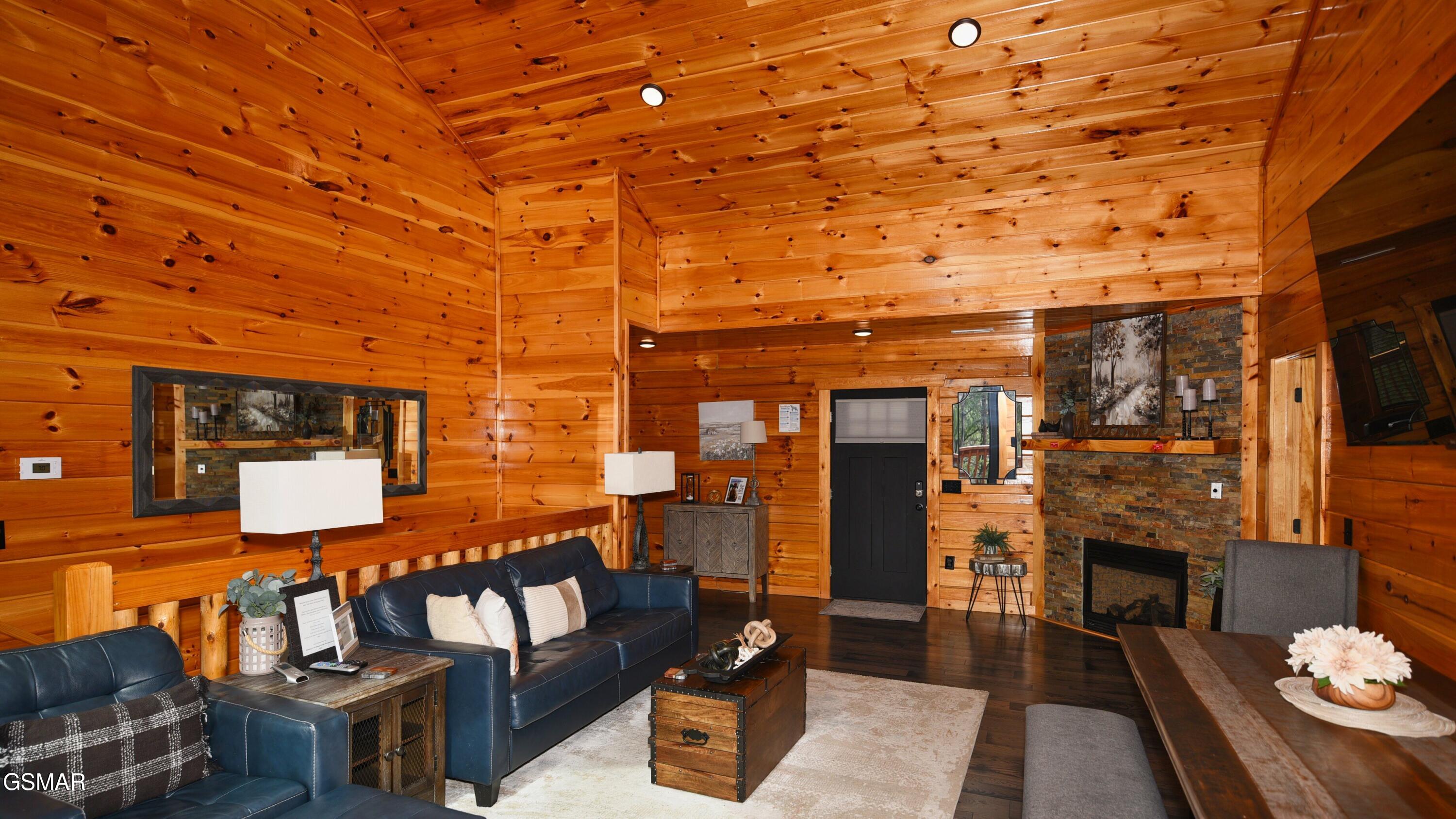 1616 Misty Hollow Way Gatlinburg TN 37738