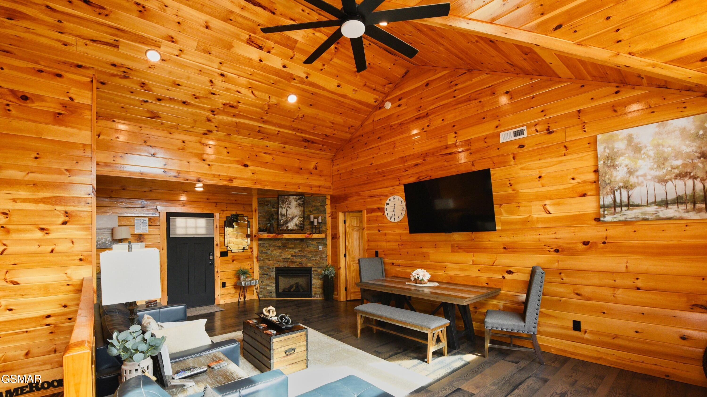1616 Misty Hollow Way Gatlinburg TN 37738