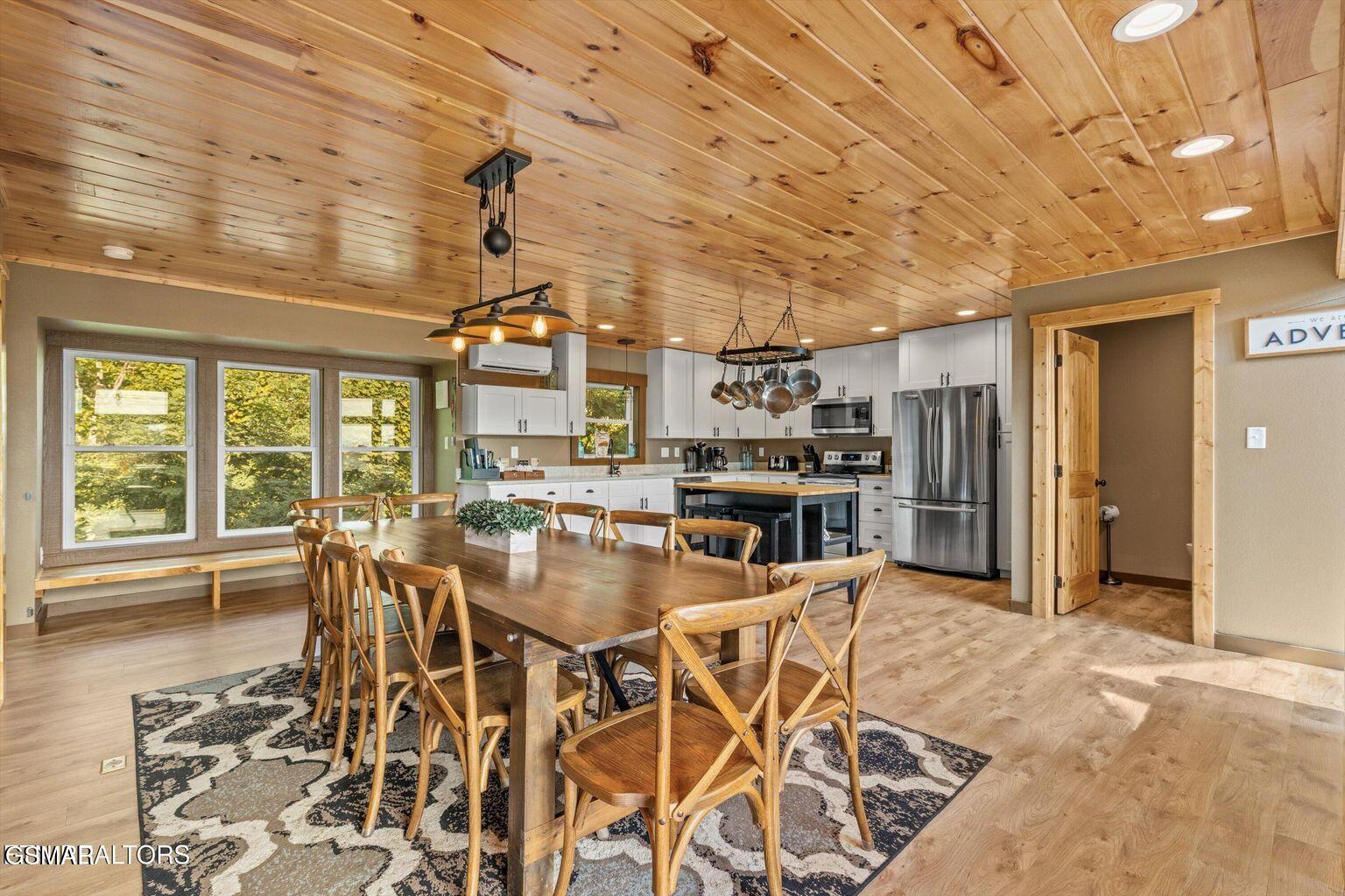 622 Wiley Oakley Drive Gatlinburg TN 37738