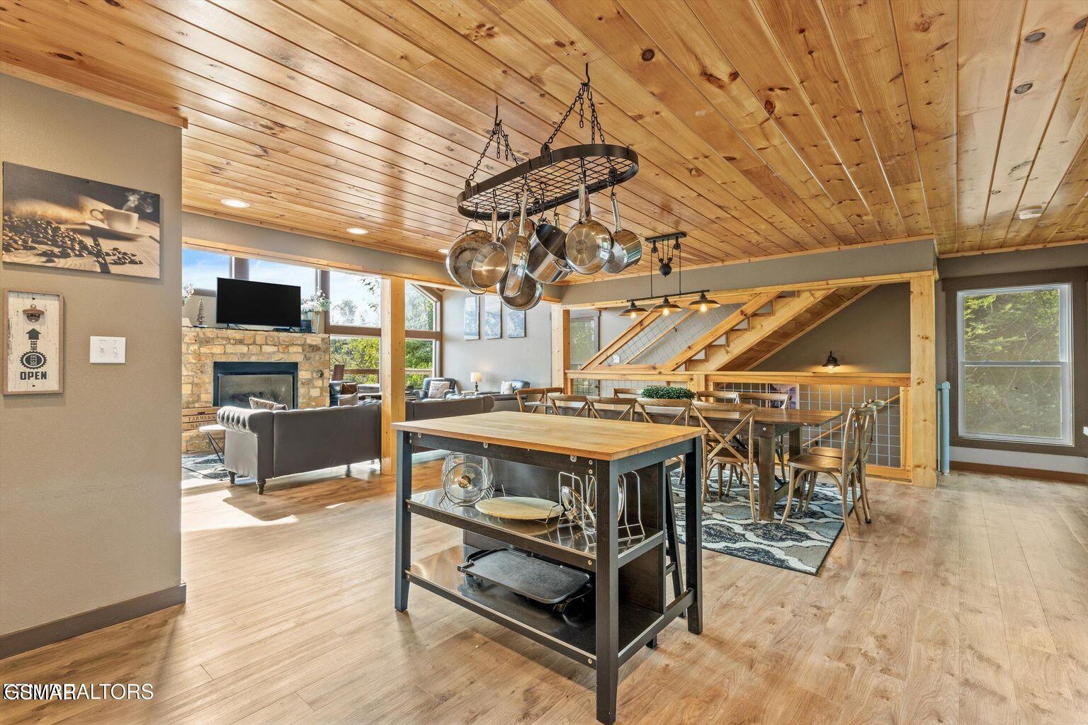 622 Wiley Oakley Drive Gatlinburg TN 37738