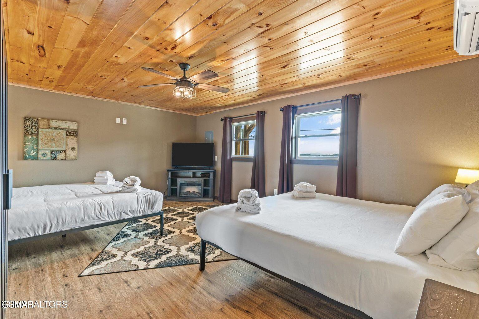 622 Wiley Oakley Drive Gatlinburg TN 37738