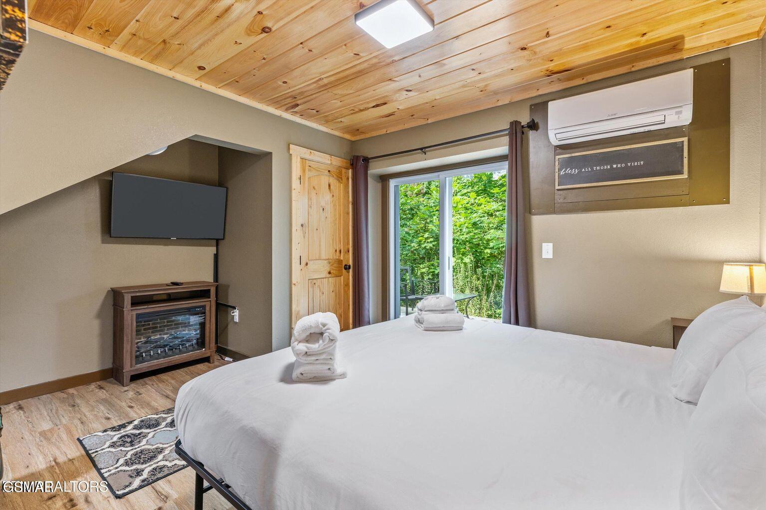 622 Wiley Oakley Drive Gatlinburg TN 37738