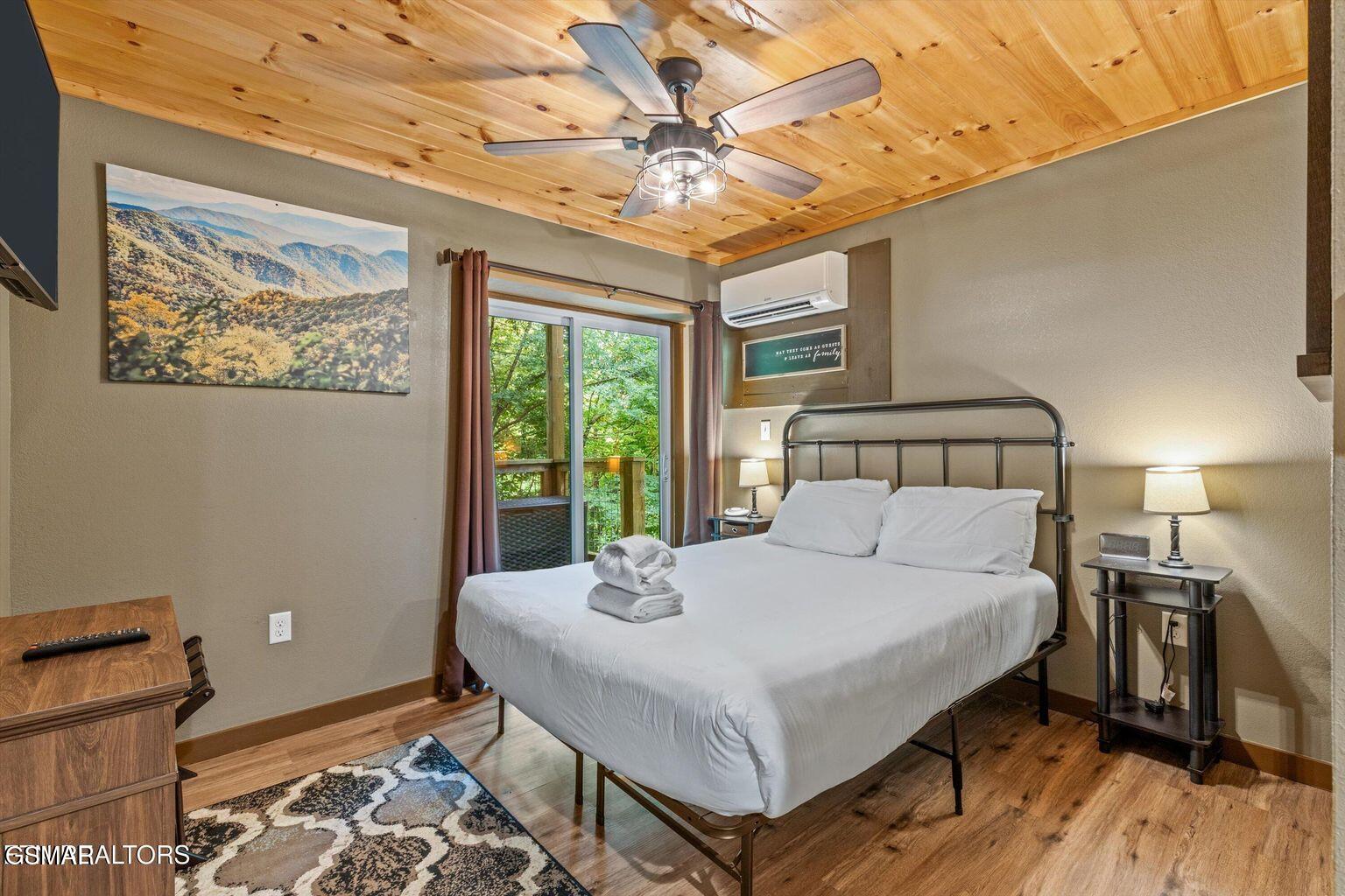 622 Wiley Oakley Drive Gatlinburg TN 37738