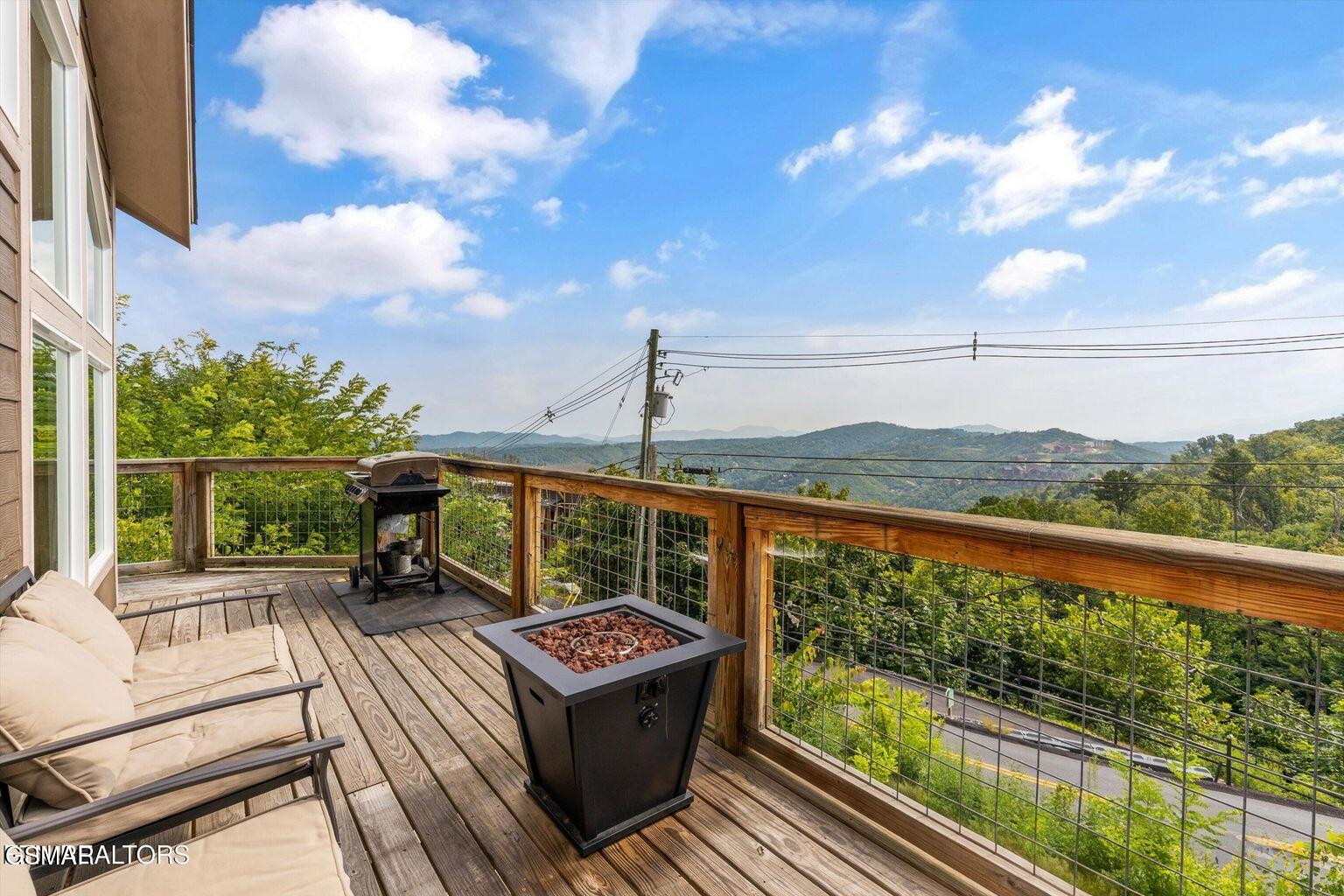 622 Wiley Oakley Drive Gatlinburg TN 37738