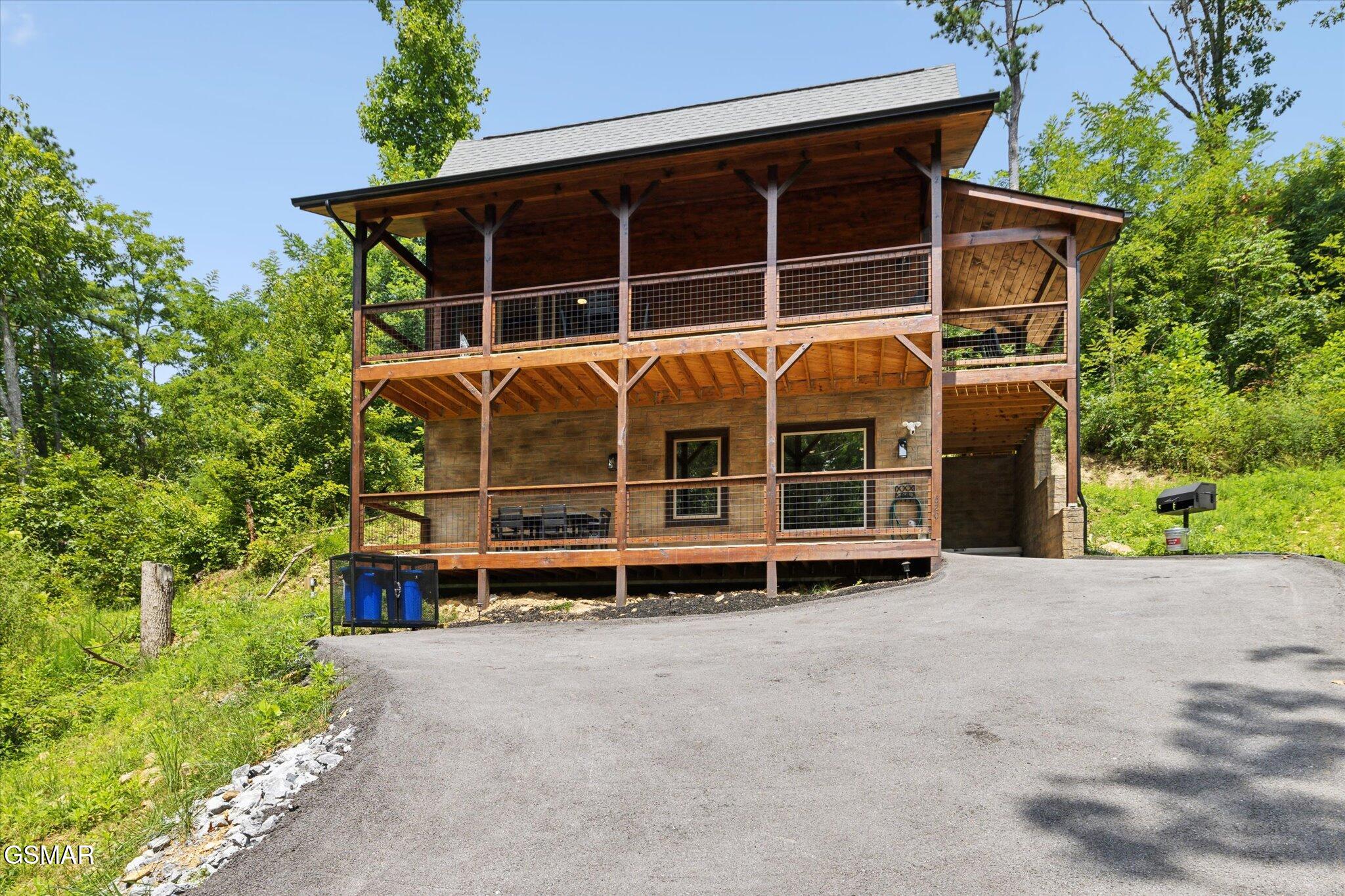 620 Deer Path Lane Gatlinburg TN 37738