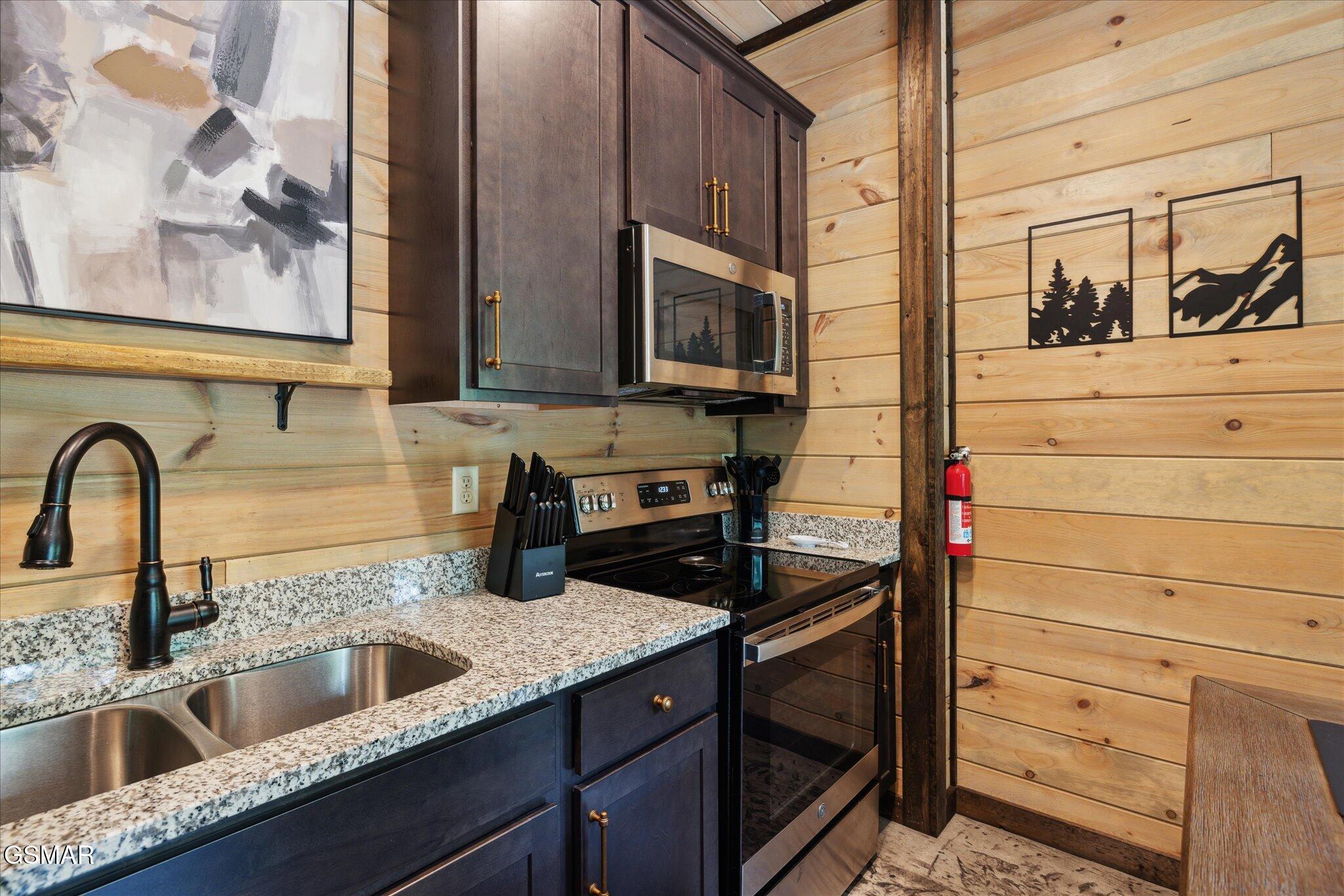 620 Deer Path Lane Gatlinburg TN 37738