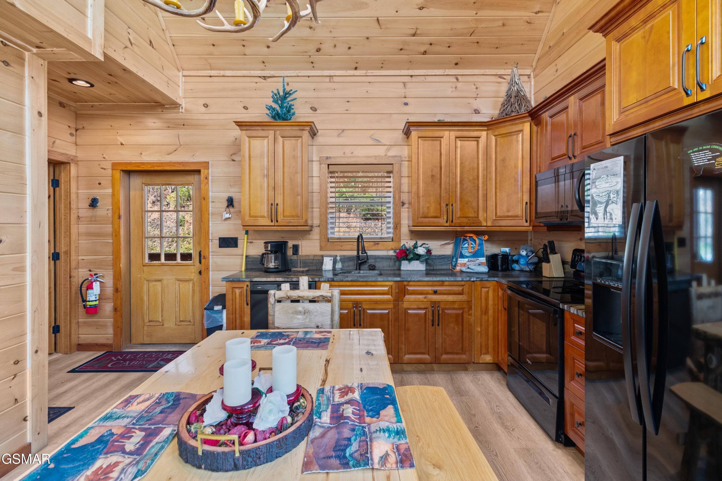 932 Chestnut Drive Gatlinburg TN 37738
