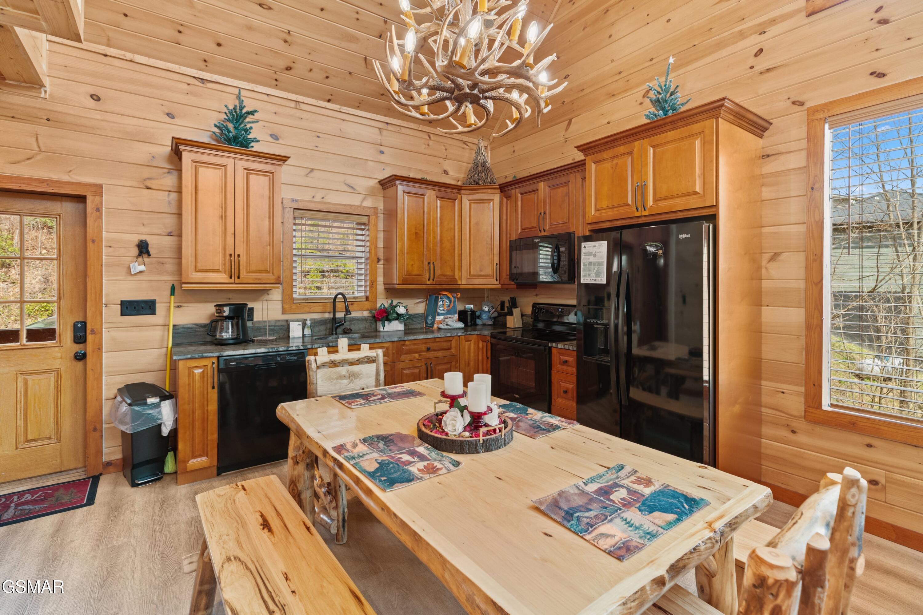 932 Chestnut Drive Gatlinburg TN 37738