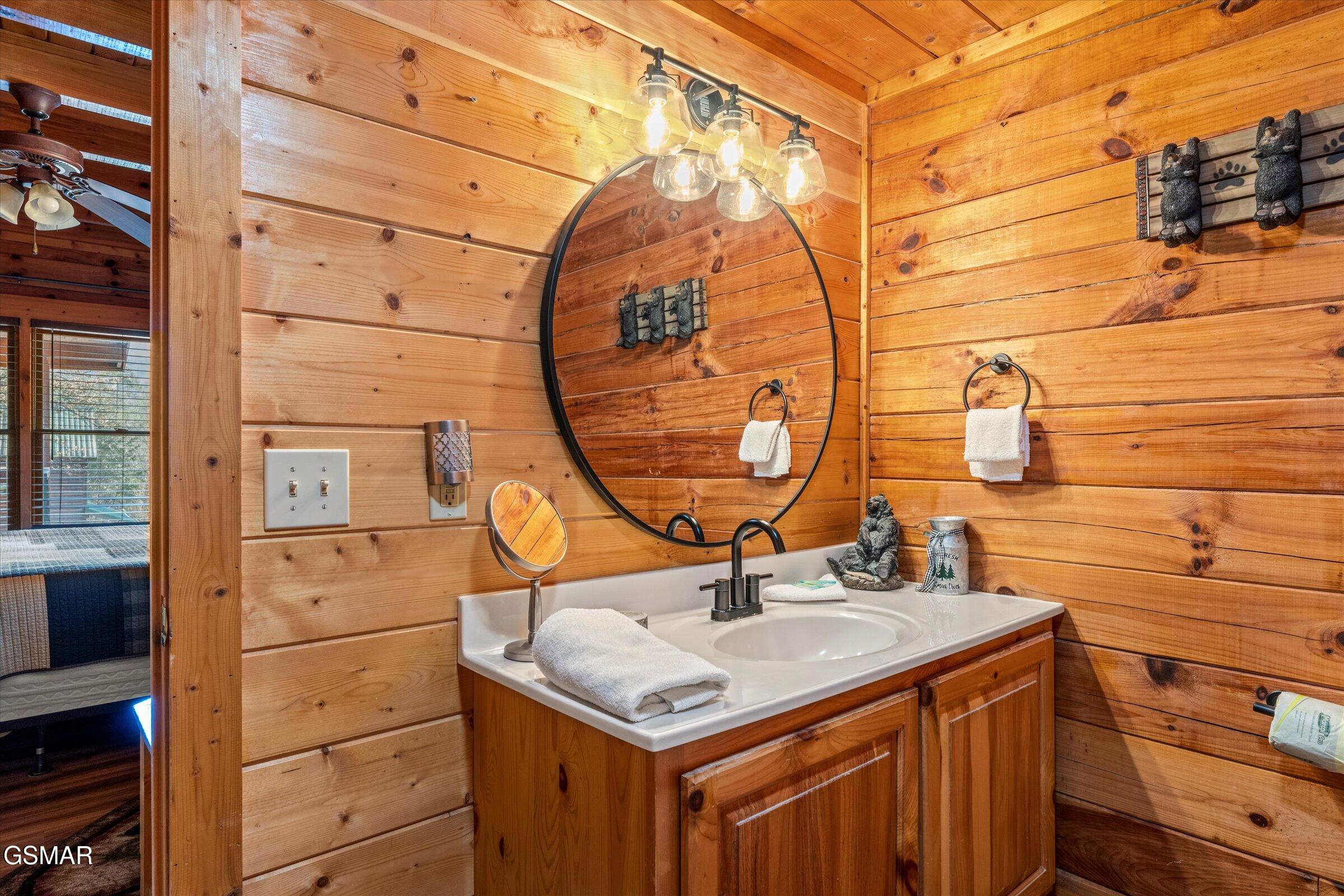 633 Chickasaw Gap Way Pigeon Forge TN 37863