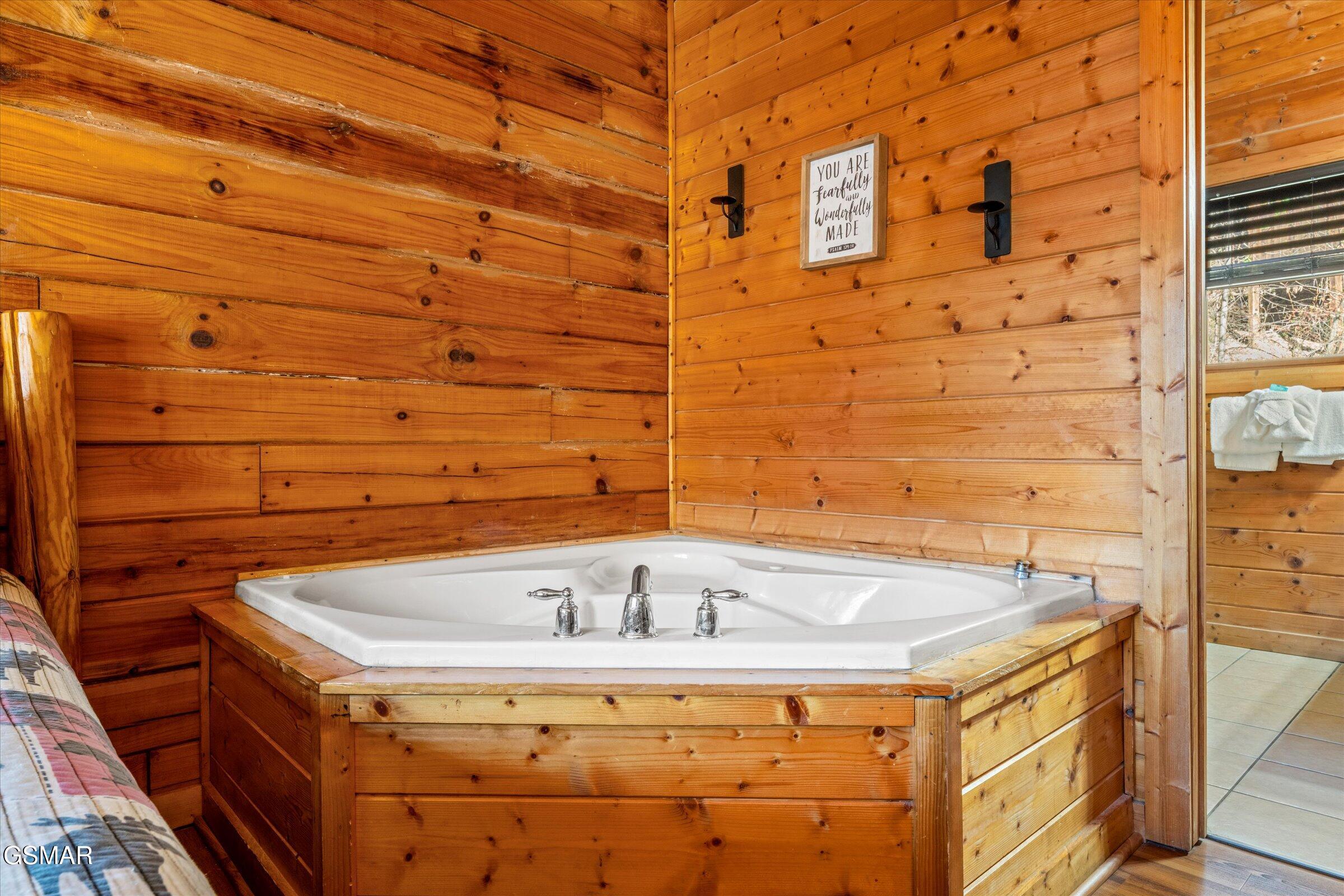 633 Chickasaw Gap Way Pigeon Forge TN 37863