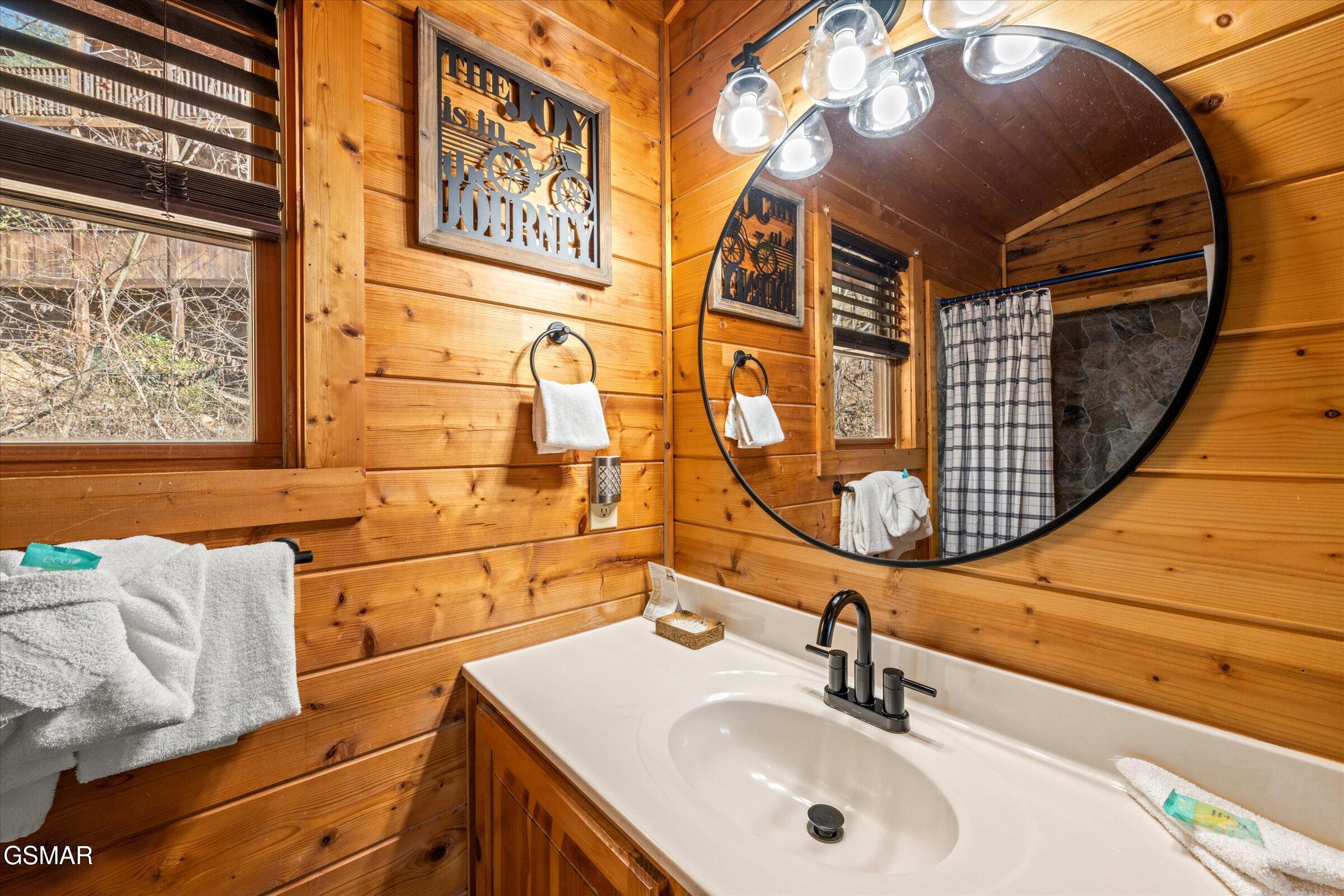 633 Chickasaw Gap Way Pigeon Forge TN 37863