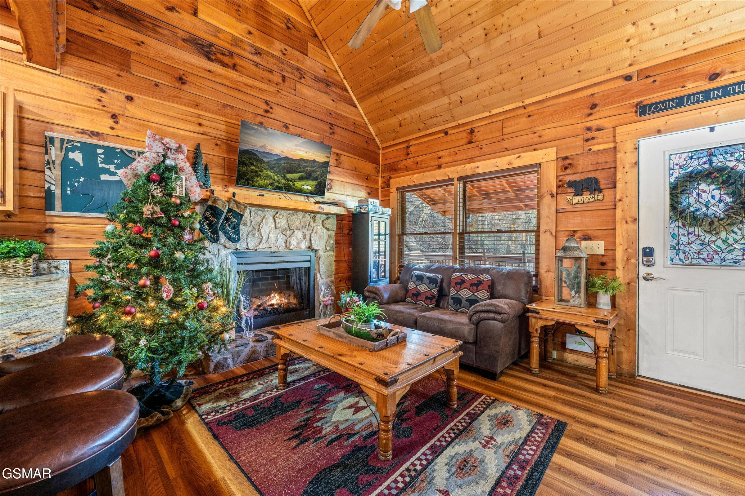 633 Chickasaw Gap Way Pigeon Forge TN 37863