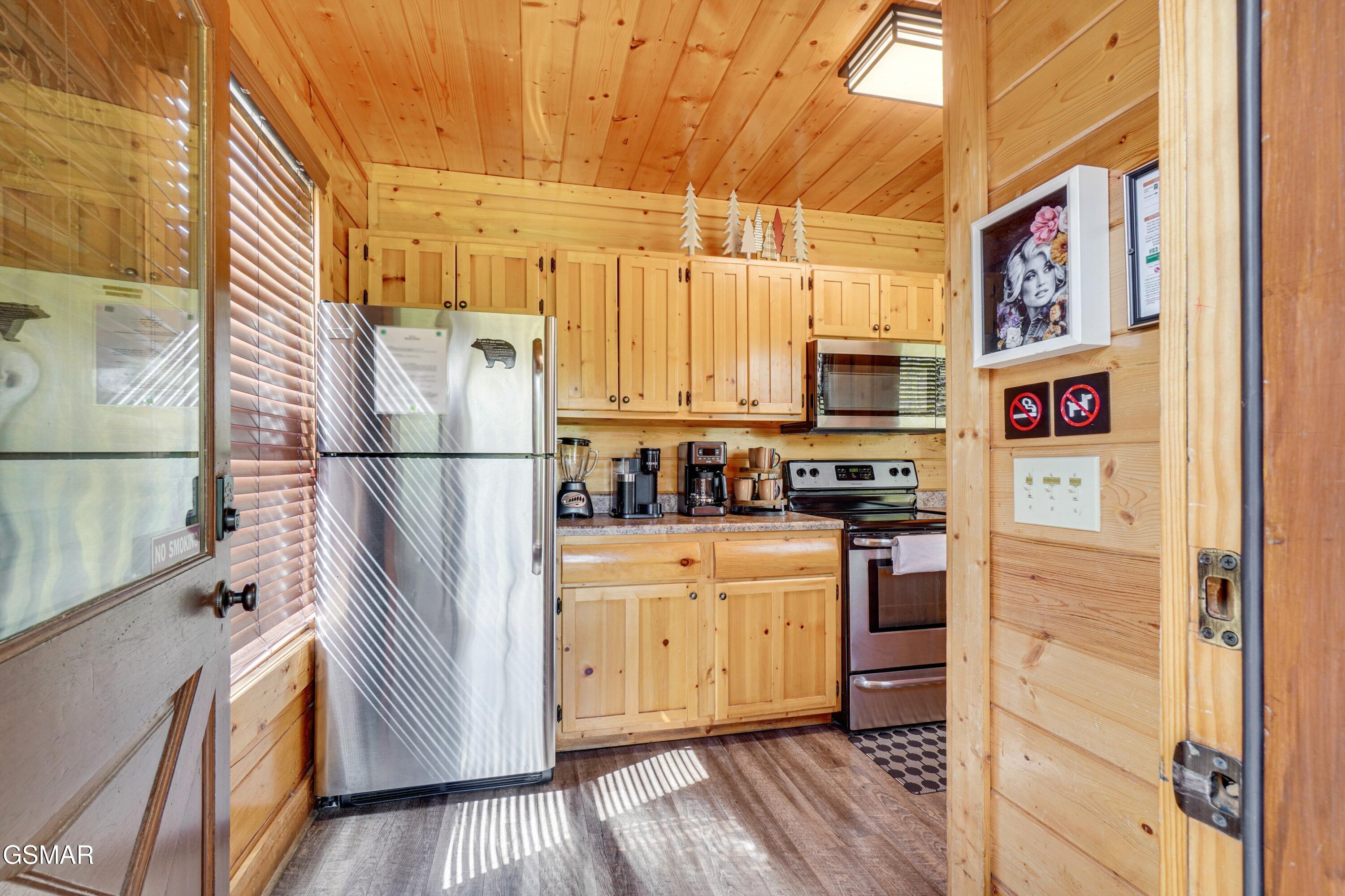 2867 White Oak Ridge Lane Sevierville TN 37862