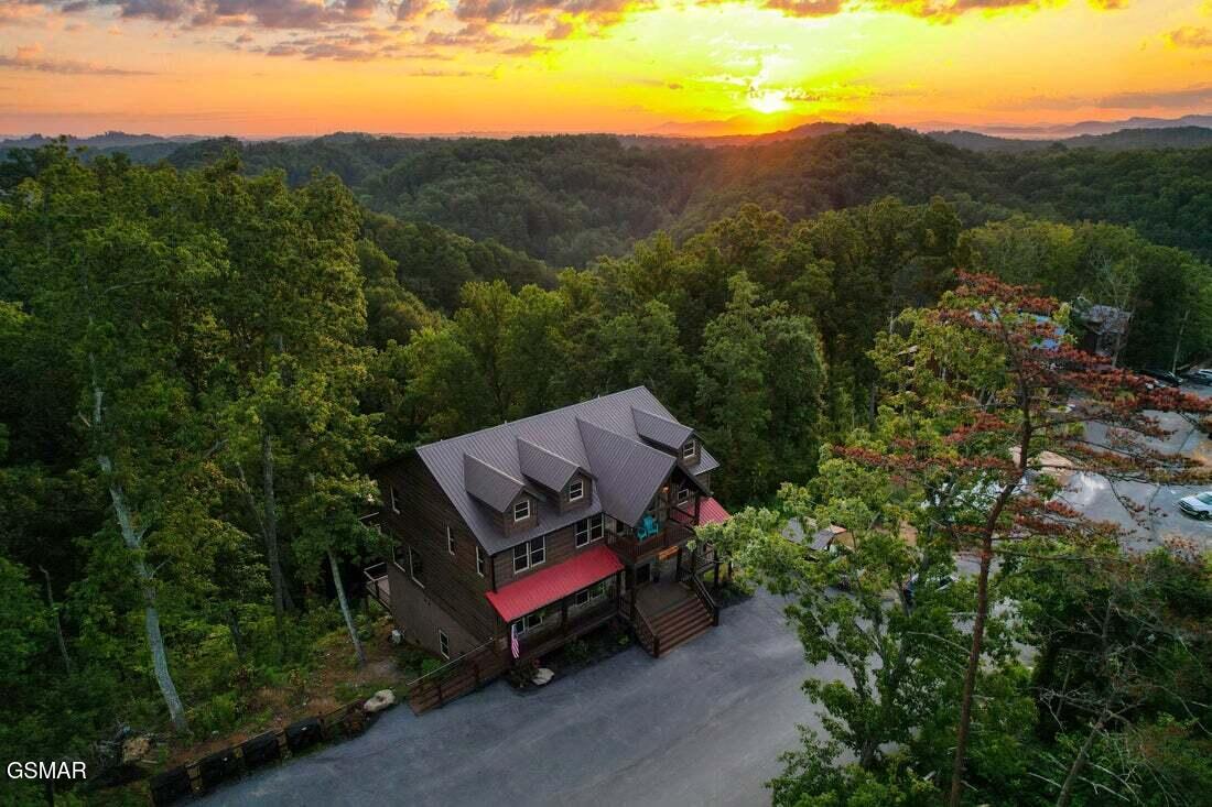 1153 Woodland Trek Lane Sevierville TN 37876