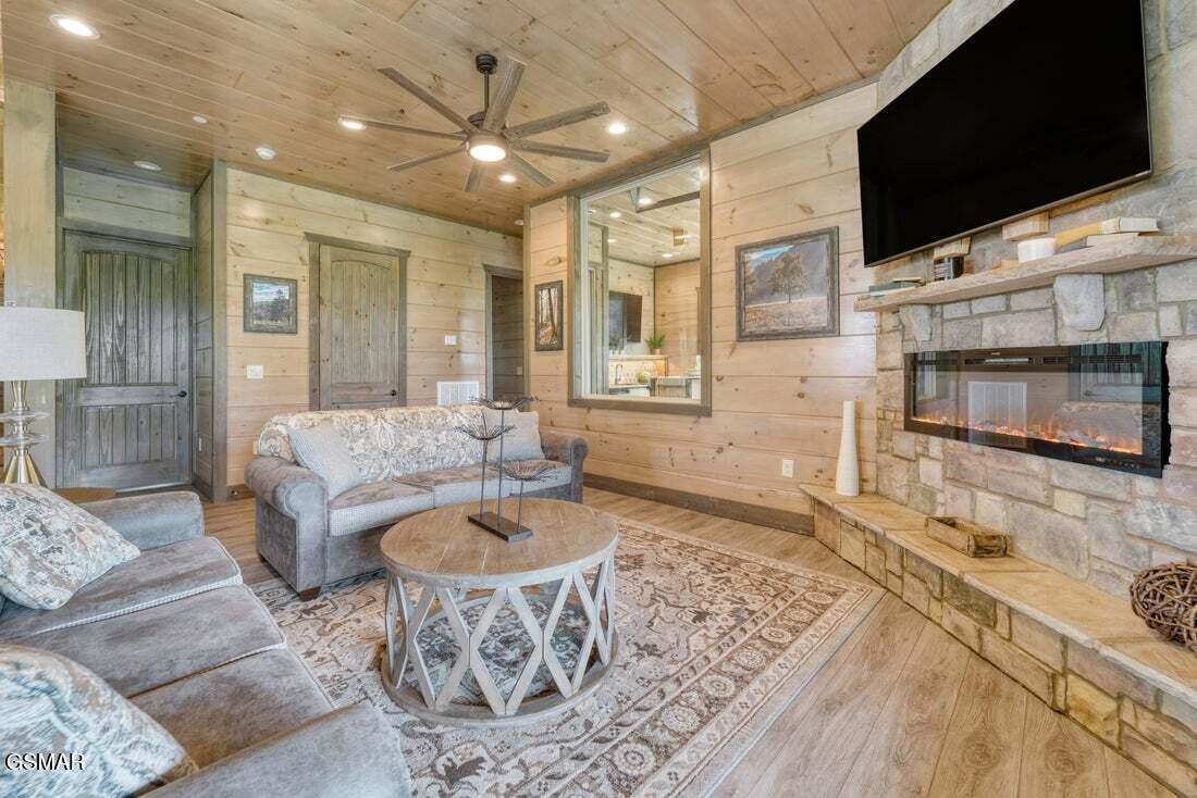1153 Woodland Trek Lane Sevierville TN 37876