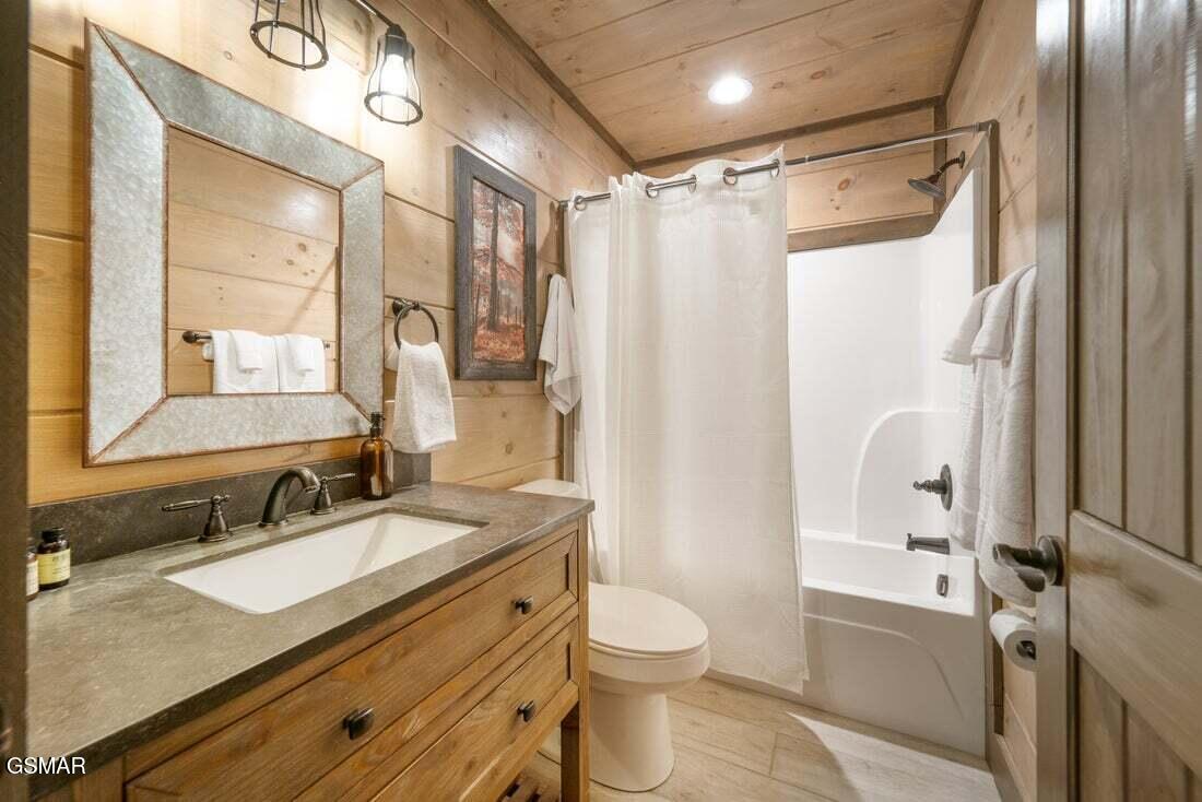 1153 Woodland Trek Lane Sevierville TN 37876