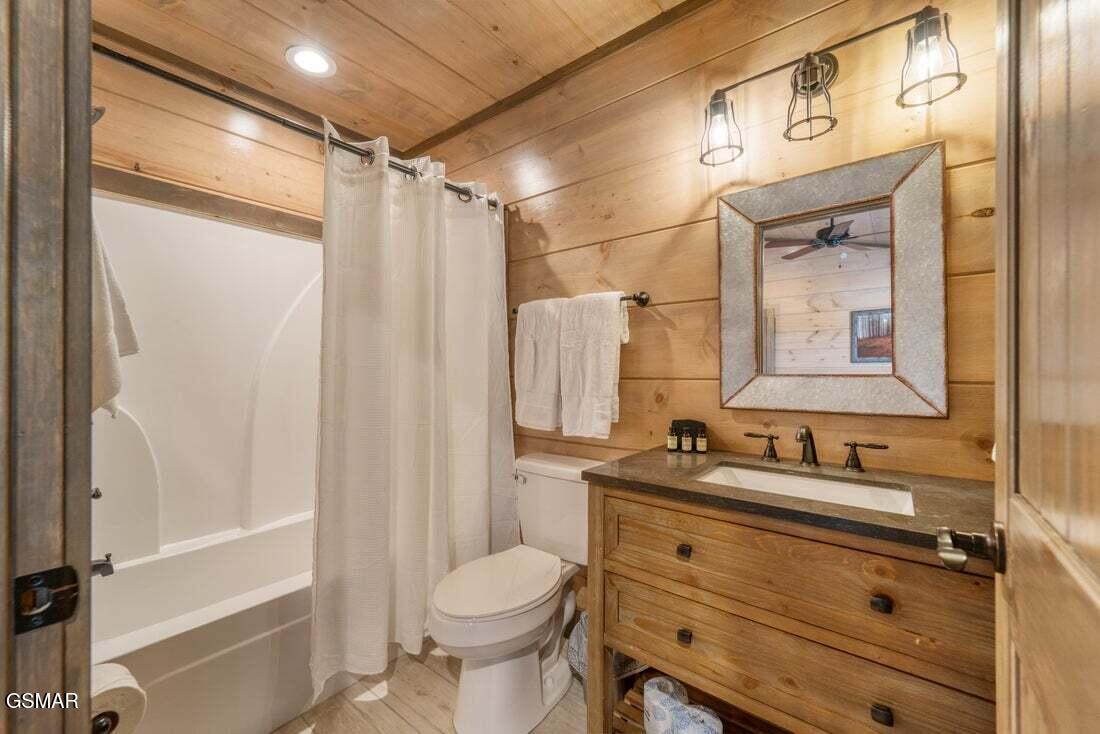 1153 Woodland Trek Lane Sevierville TN 37876