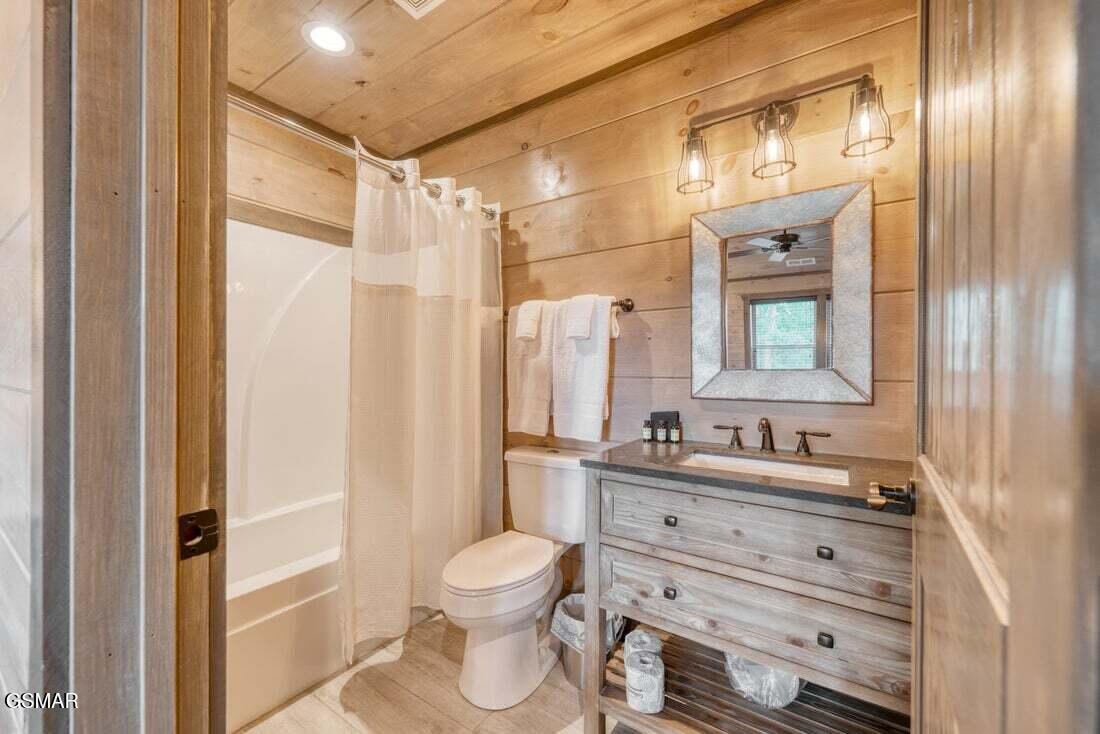 1153 Woodland Trek Lane Sevierville TN 37876