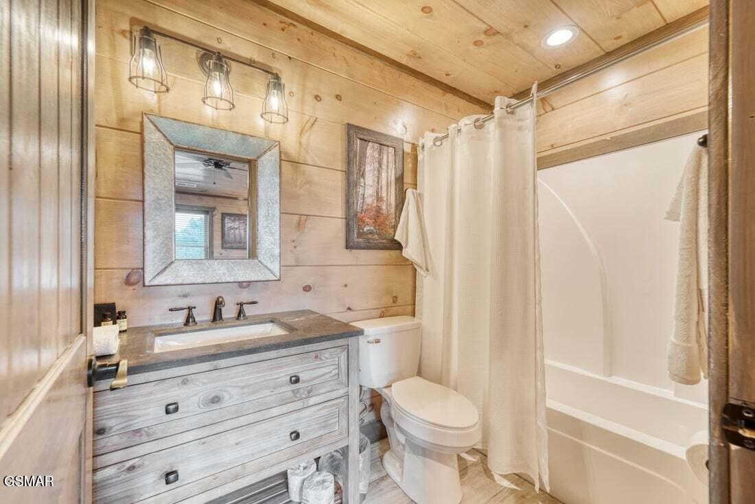 1153 Woodland Trek Lane Sevierville TN 37876