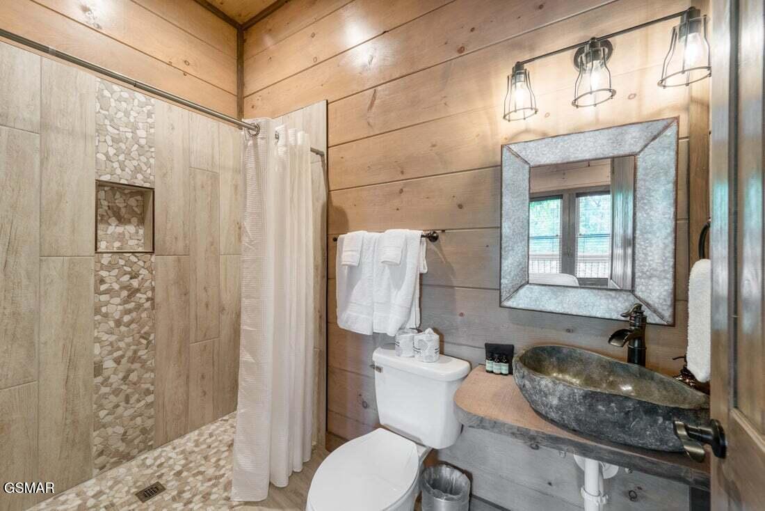 1153 Woodland Trek Lane Sevierville TN 37876