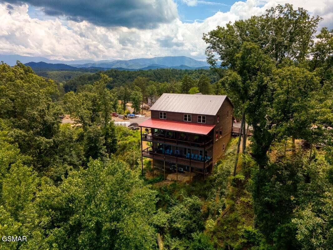 1153 Woodland Trek Lane Sevierville TN 37876