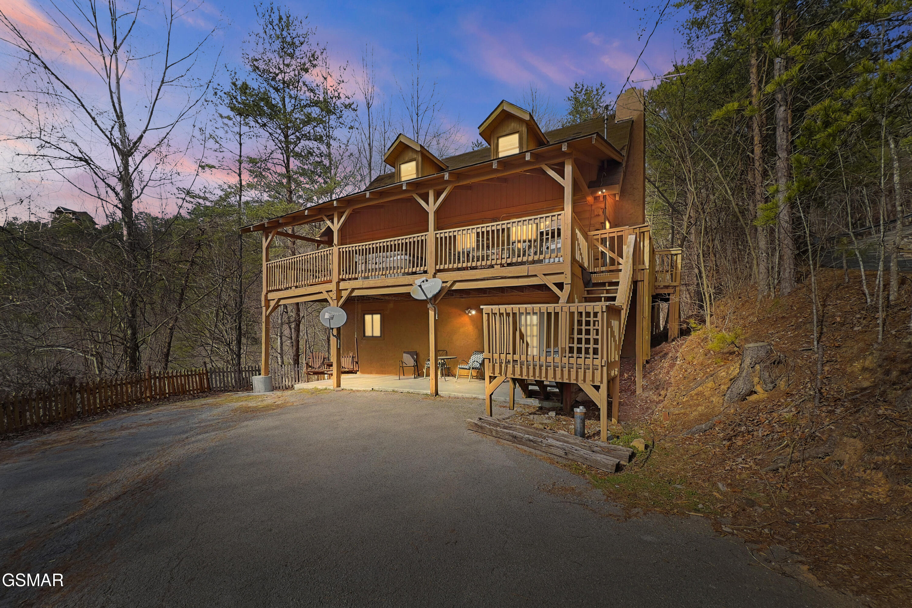 1122 Eagle Pointe Way Pigeon Forge TN 37863