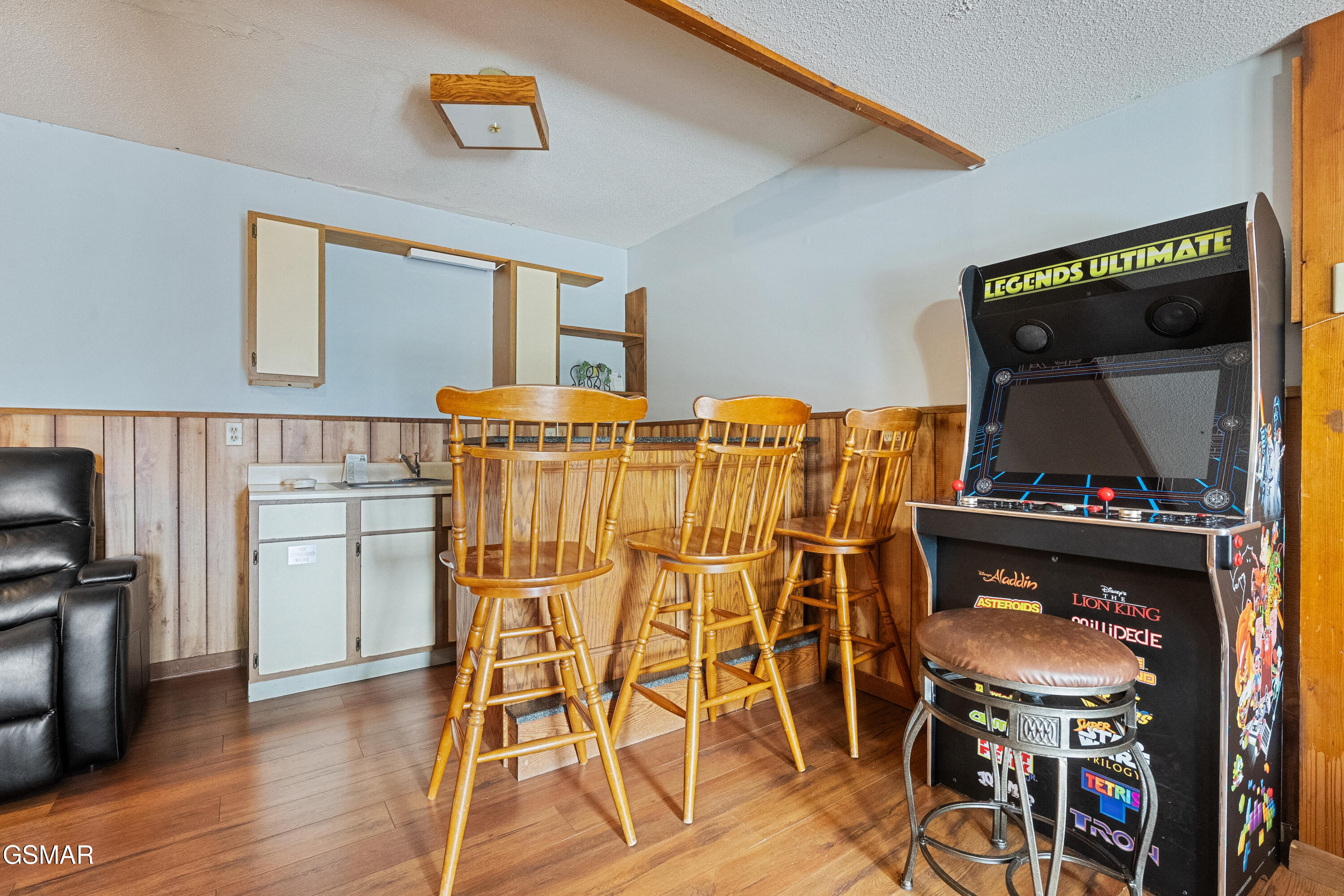 1122 Eagle Pointe Way Pigeon Forge TN 37863