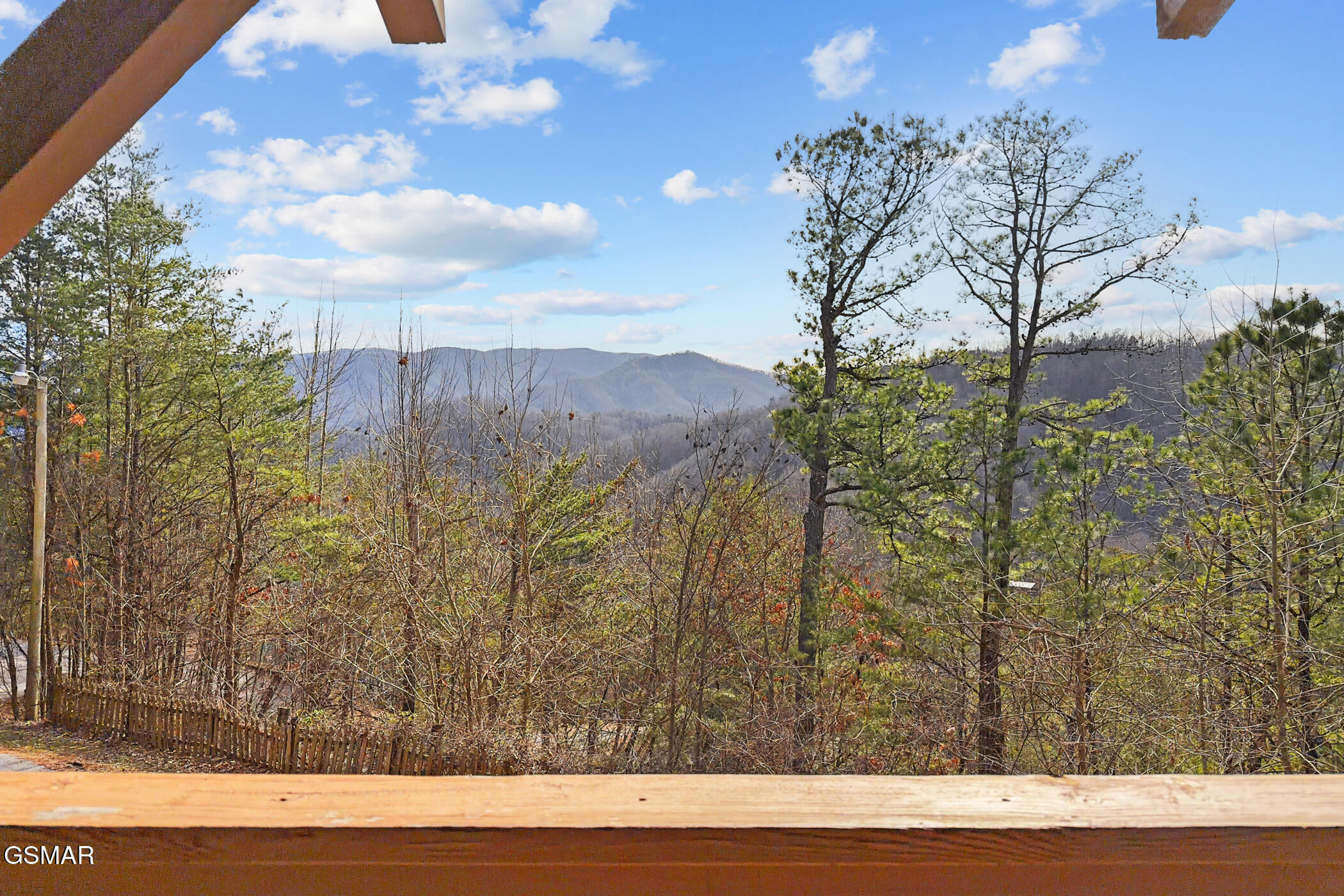 1122 Eagle Pointe Way Pigeon Forge TN 37863