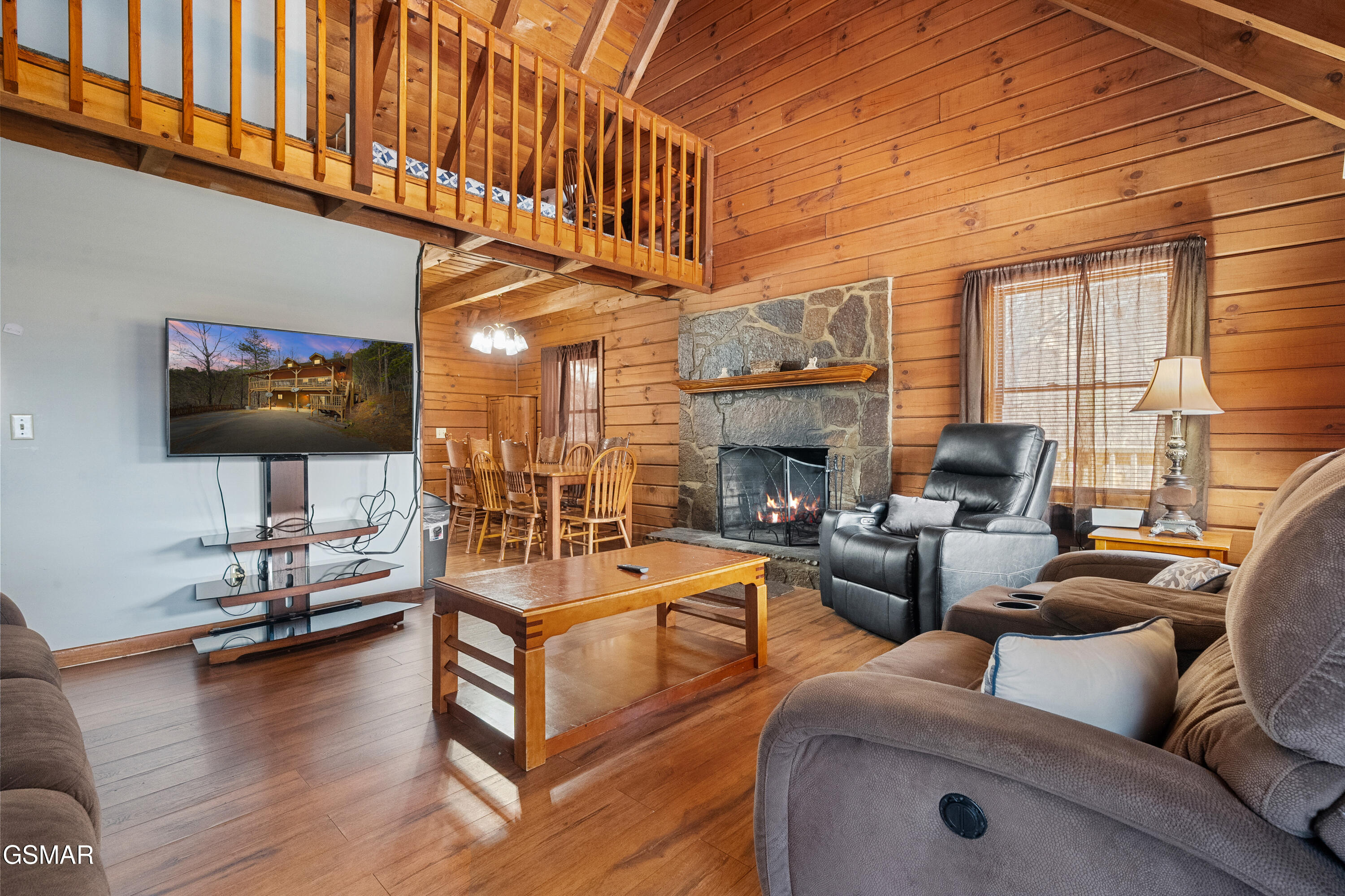 1122 Eagle Pointe Way Pigeon Forge TN 37863