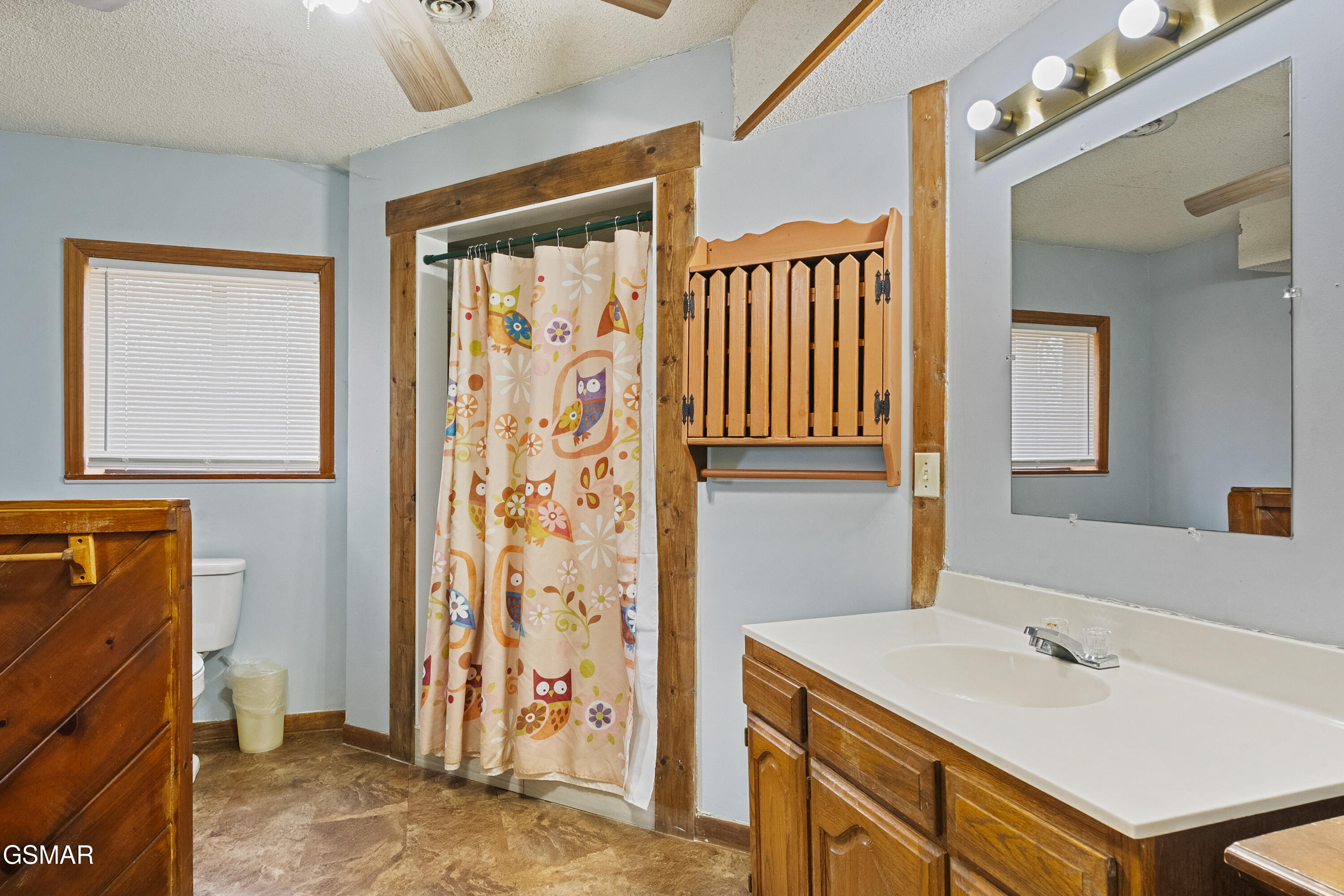 1122 Eagle Pointe Way Pigeon Forge TN 37863